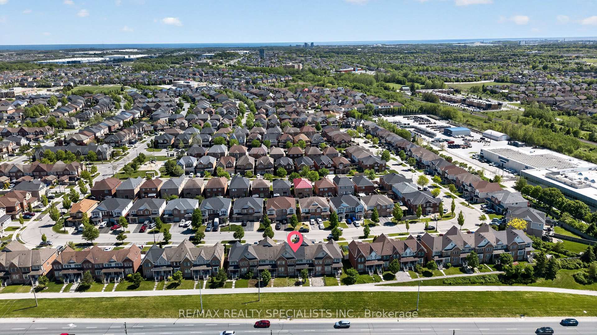 Photo 42 of 45 Warnford Circle, Ajax, Northeast Ajax — HOMEH