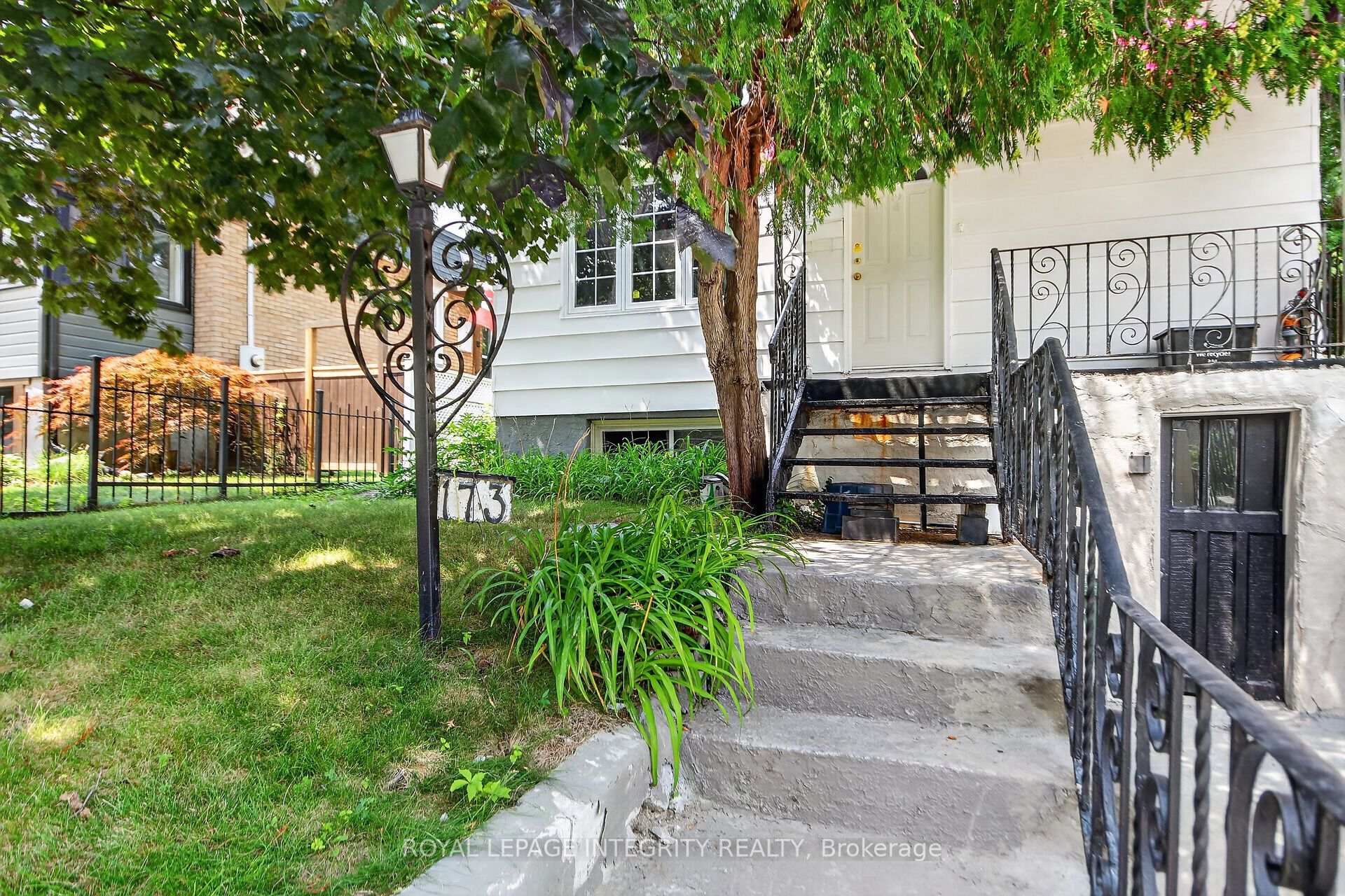 Photo 3 of 173 Genest Street, Ottawa, Vanier — HOMEH