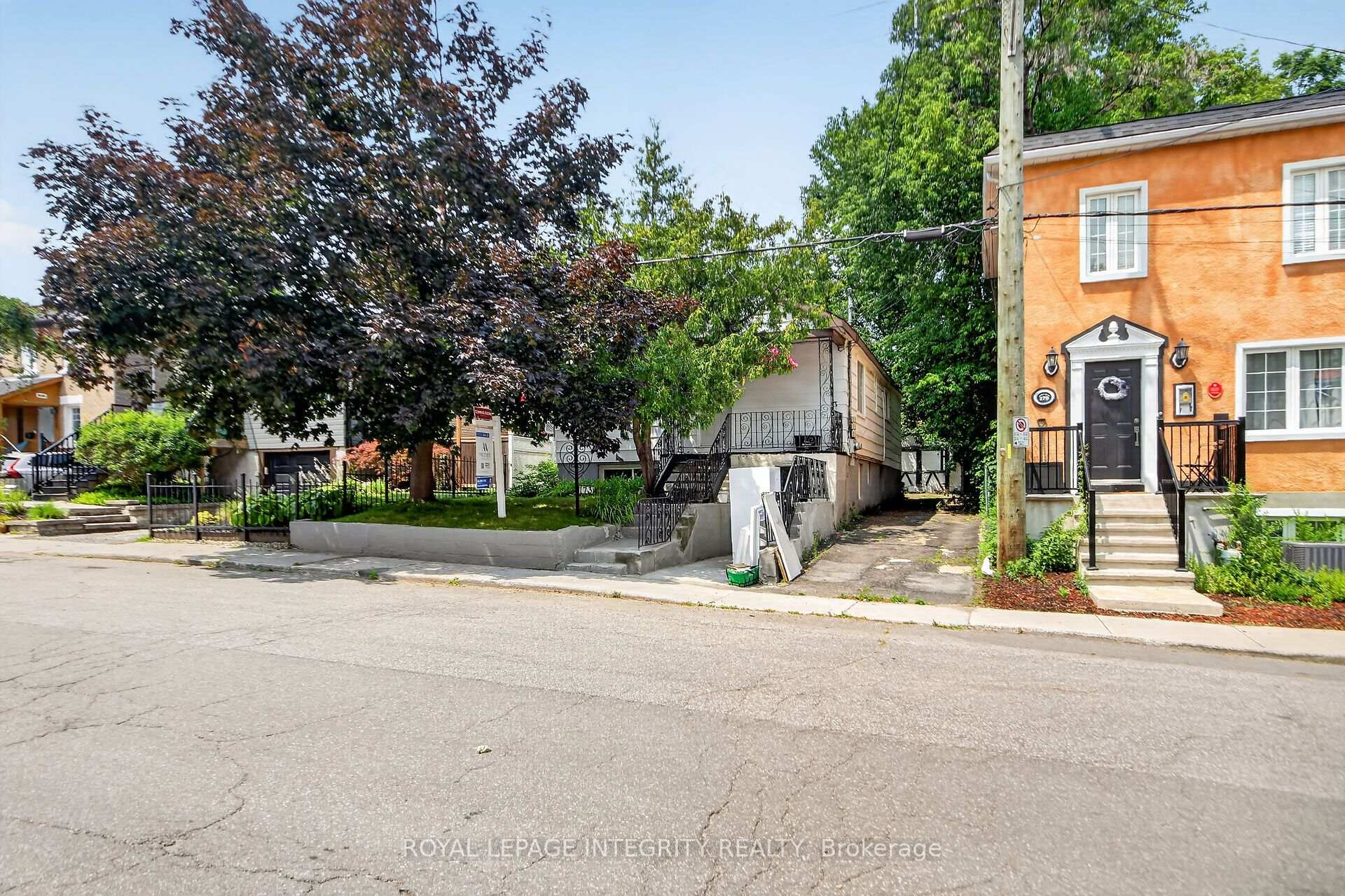 Photo 10 of 173 Genest Street, Ottawa, Vanier — HOMEH