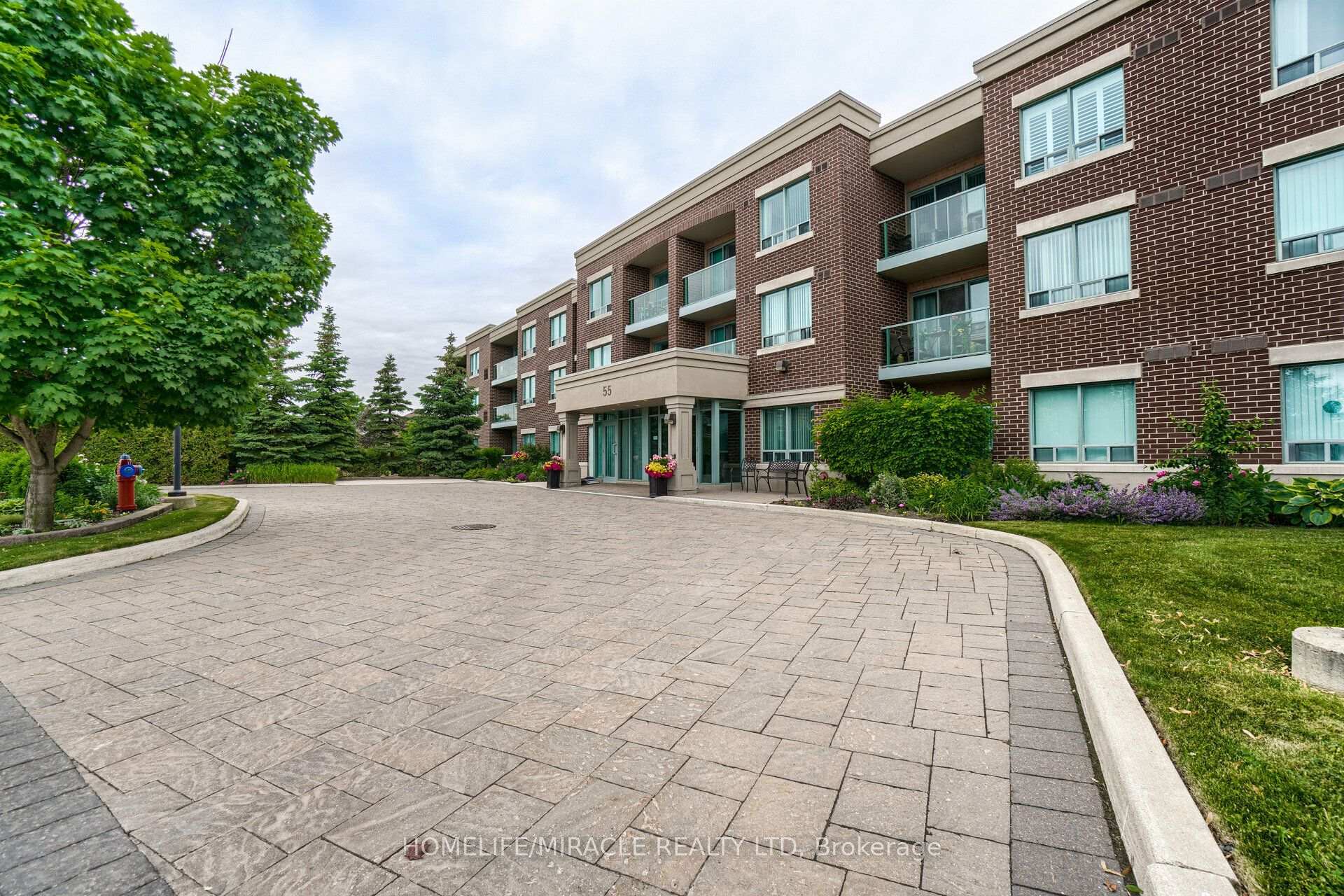 Photo 2 of Unit 105, 55 Via Rosedale Road, Brampton, Sandringham-Wellington — HOMEH
