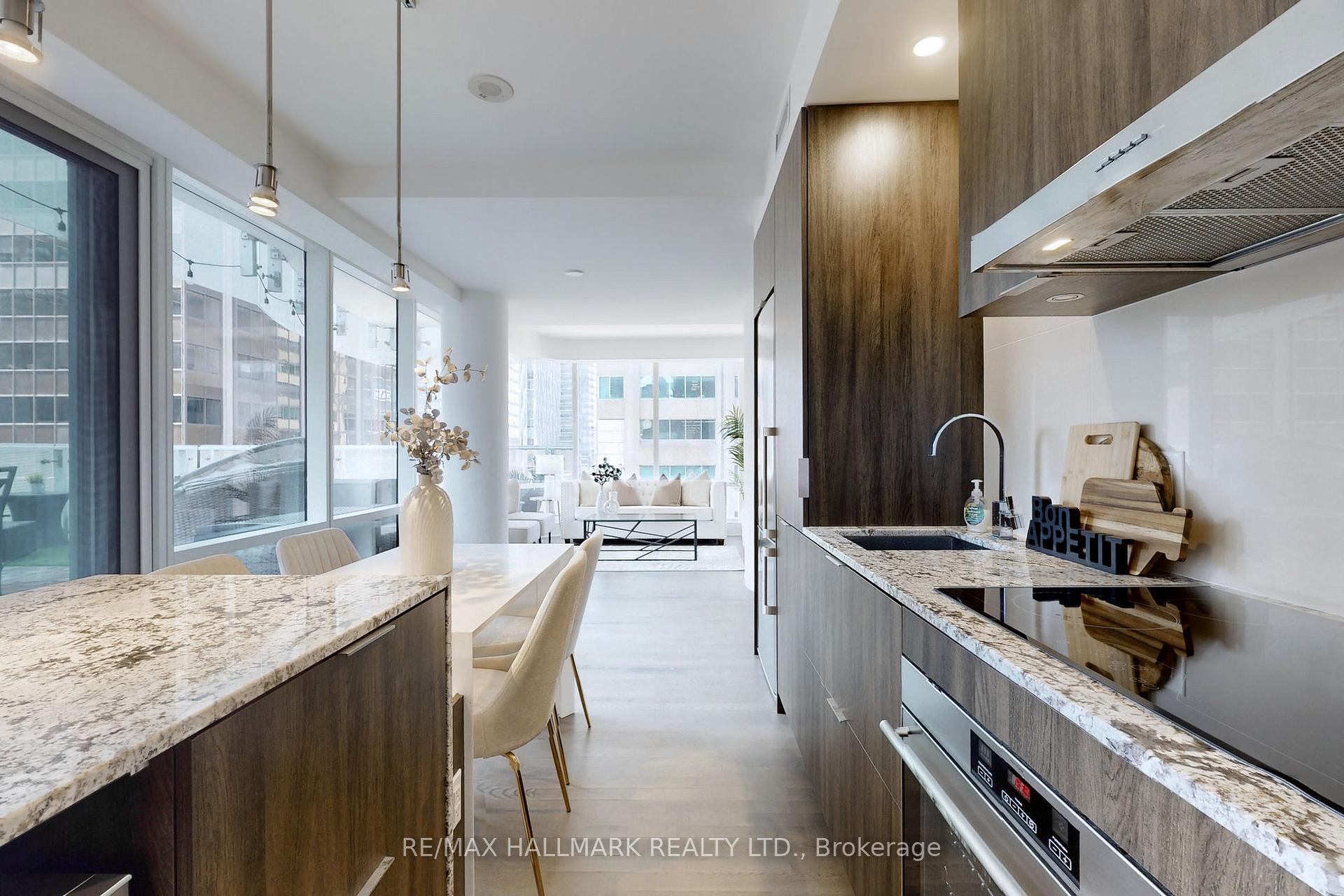 Photo 6 of Unit 520, 1 Bloor Street E, Toronto, Church-Yonge Corridor — HOMEH