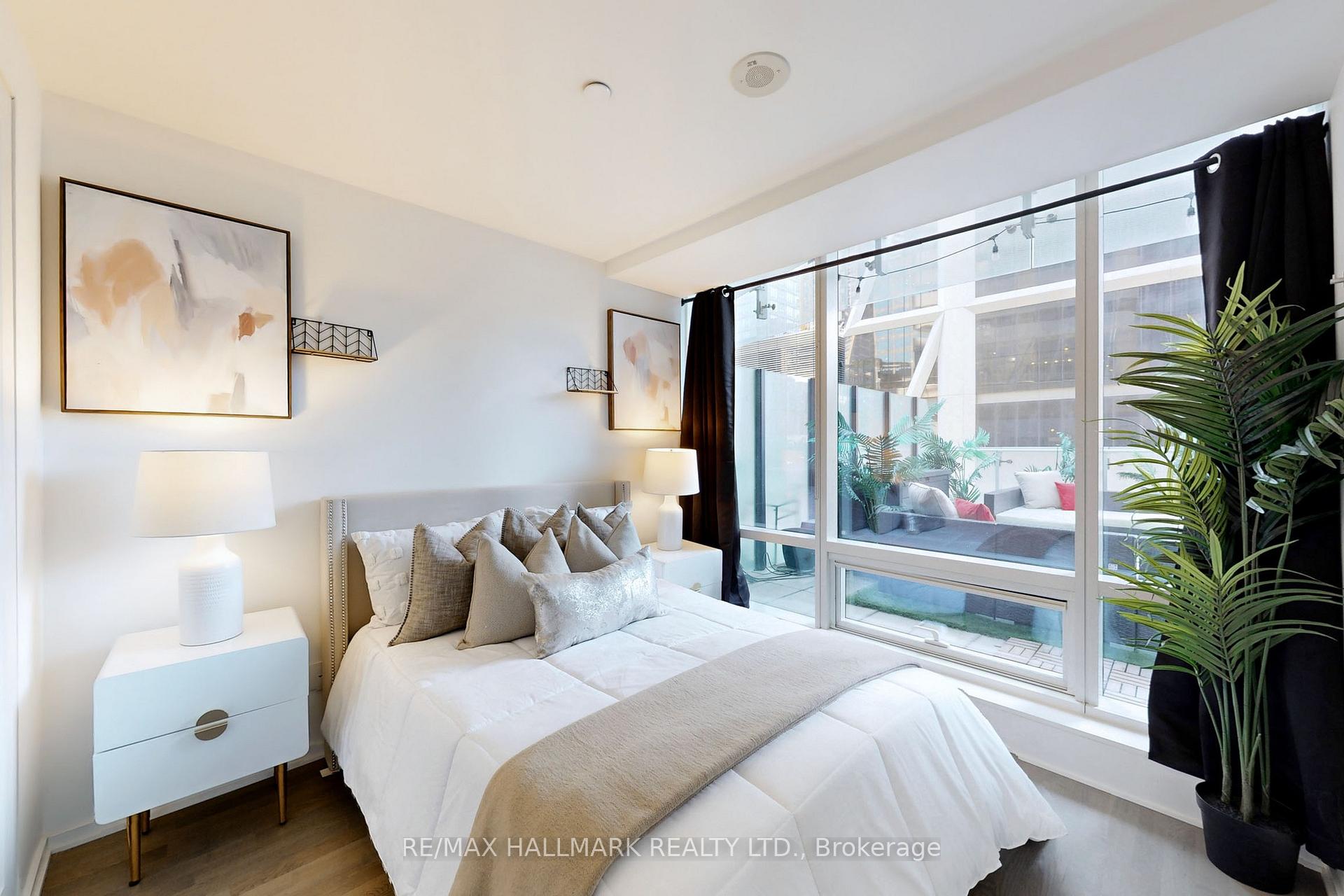 Photo 13 of Unit 520, 1 Bloor Street E, Toronto, Church-Yonge Corridor — HOMEH