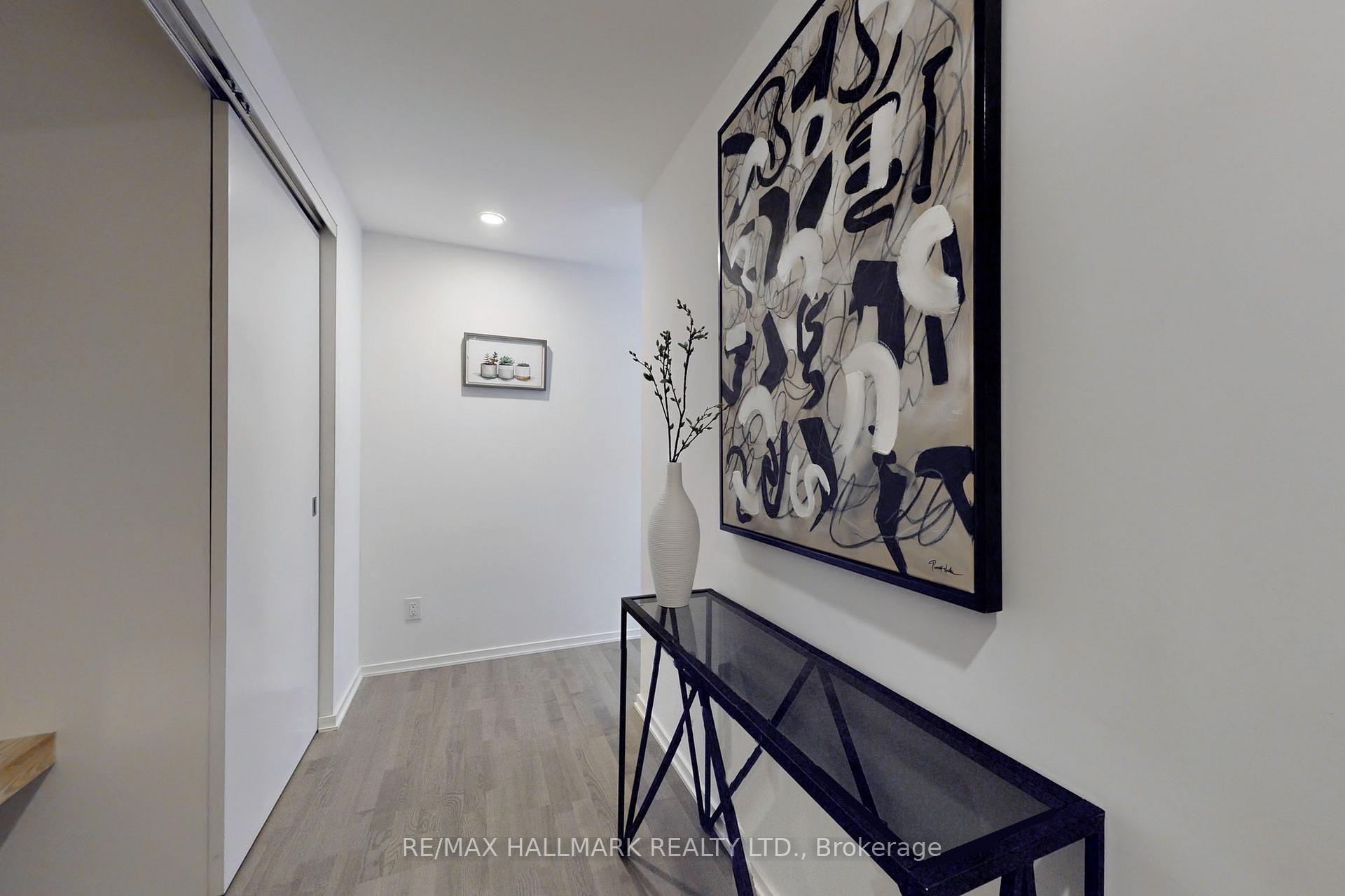 Photo 17 of Unit 520, 1 Bloor Street E, Toronto, Church-Yonge Corridor — HOMEH