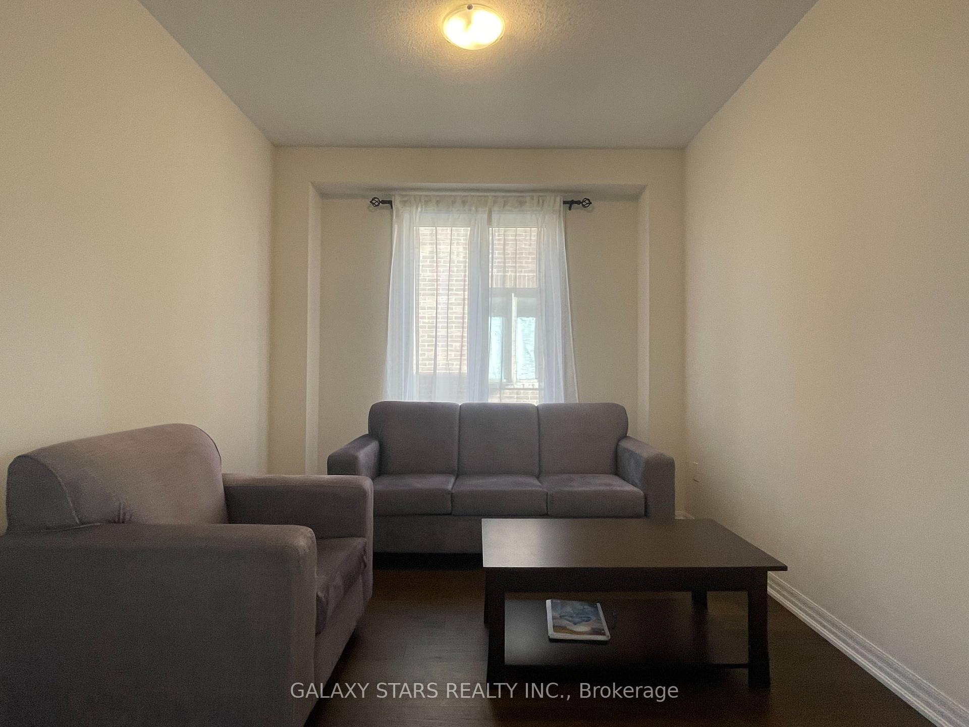 Photo 5 of 40 Dobson Street, Kawartha Lakes, Lindsay — HOMEH