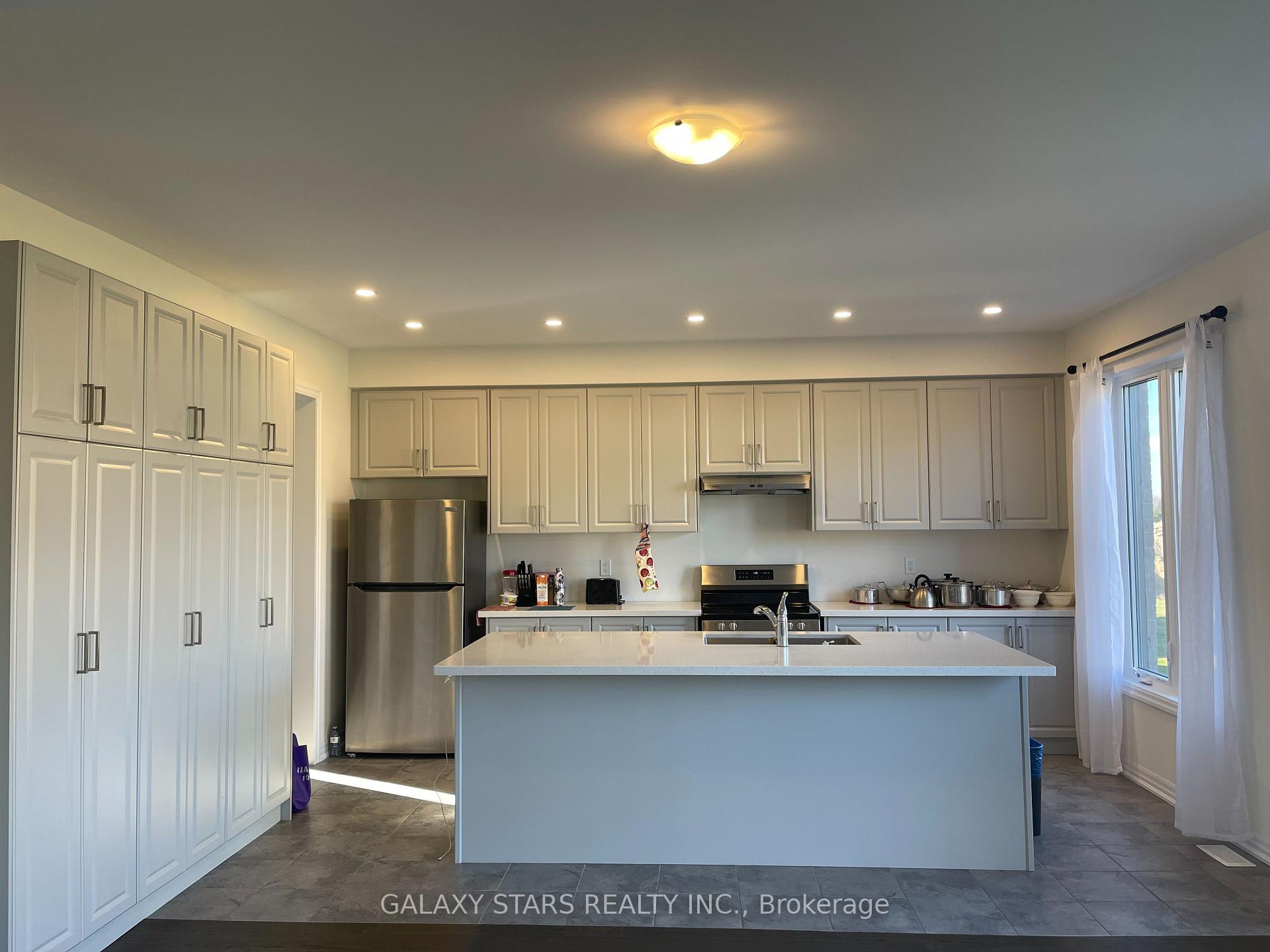 Photo 6 of 40 Dobson Street, Kawartha Lakes, Lindsay — HOMEH
