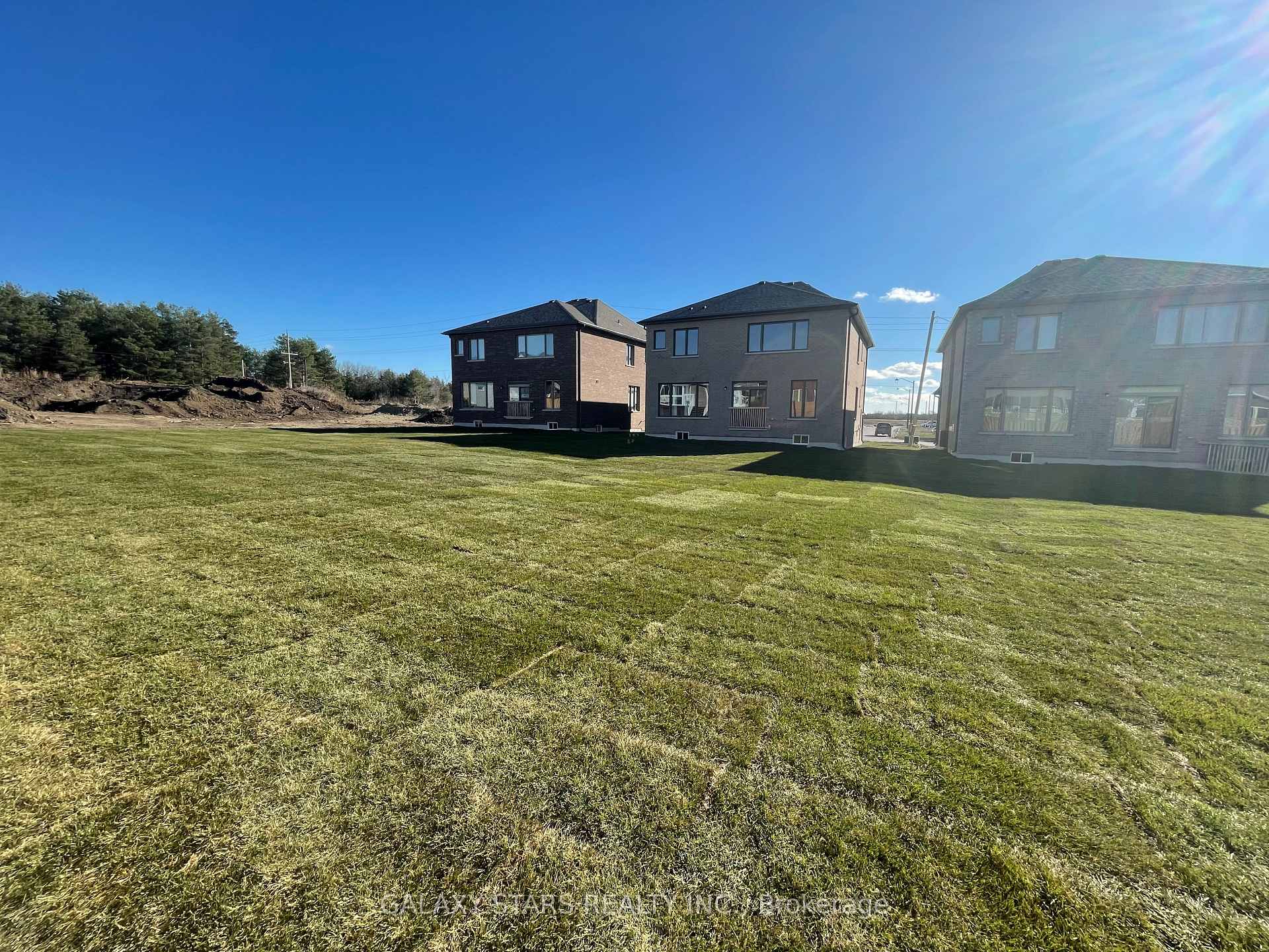 Photo 11 of 40 Dobson Street, Kawartha Lakes, Lindsay — HOMEH