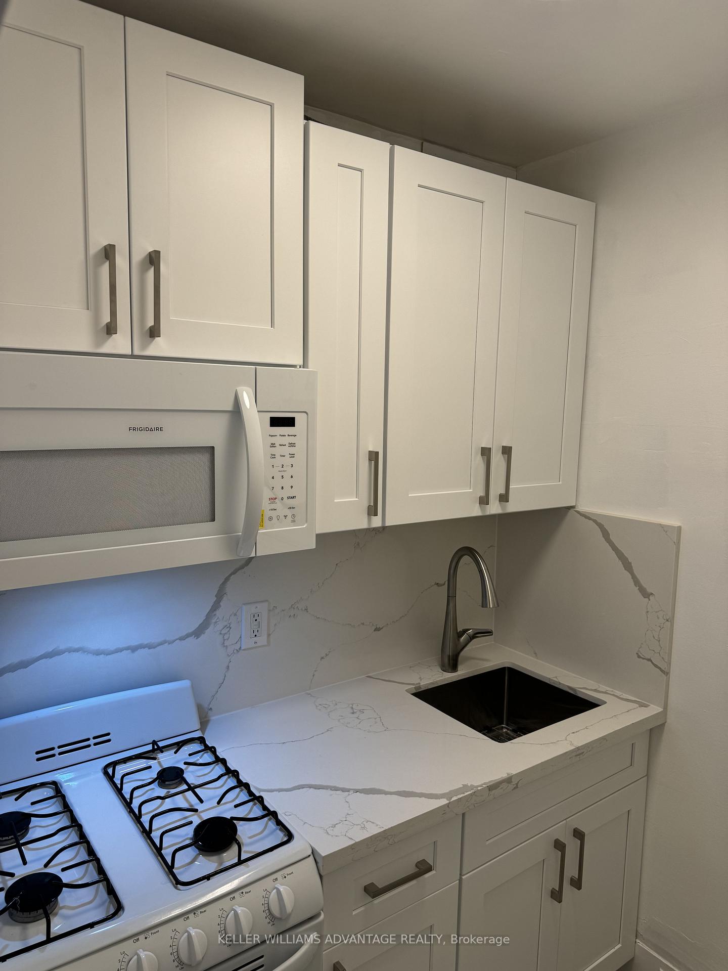 Photo 2 of Unit Studio 2nd floor, 347 Walmer Road, Toronto, Casa Loma — HOMEH