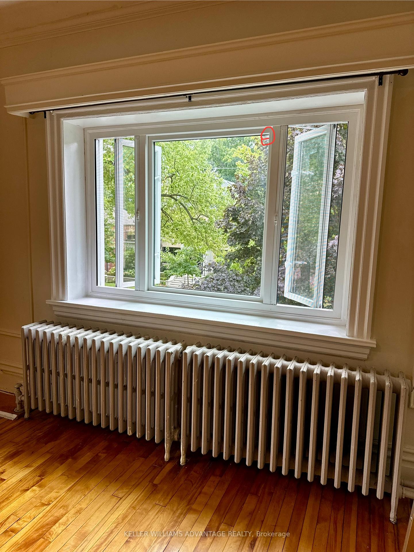 Photo 5 of Unit Studio 2nd floor, 347 Walmer Road, Toronto, Casa Loma — HOMEH