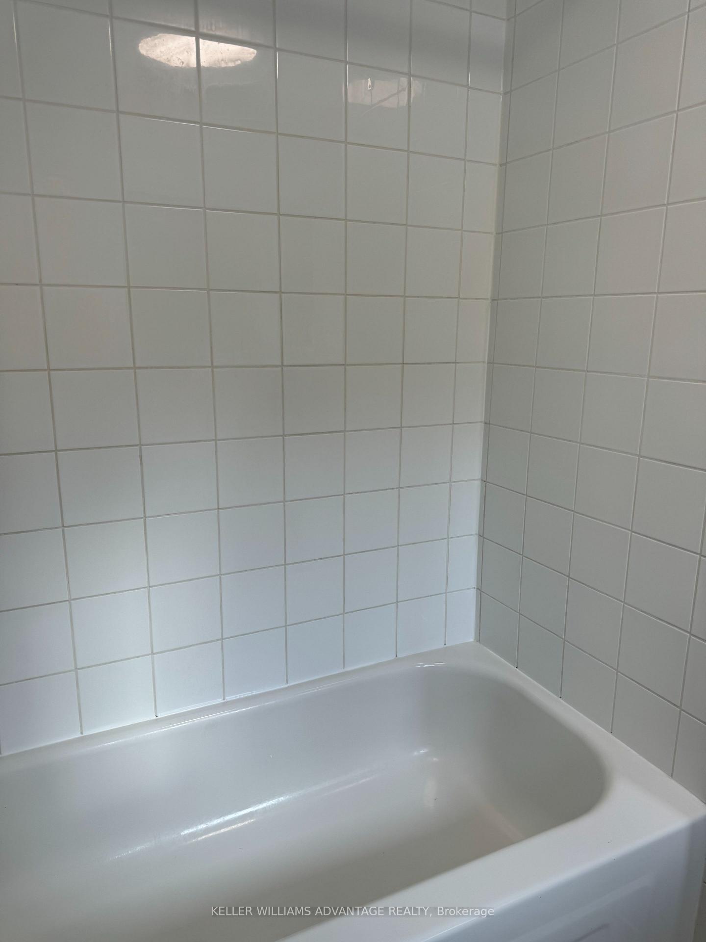 Photo 11 of Unit Studio 2nd floor, 347 Walmer Road, Toronto, Casa Loma — HOMEH
