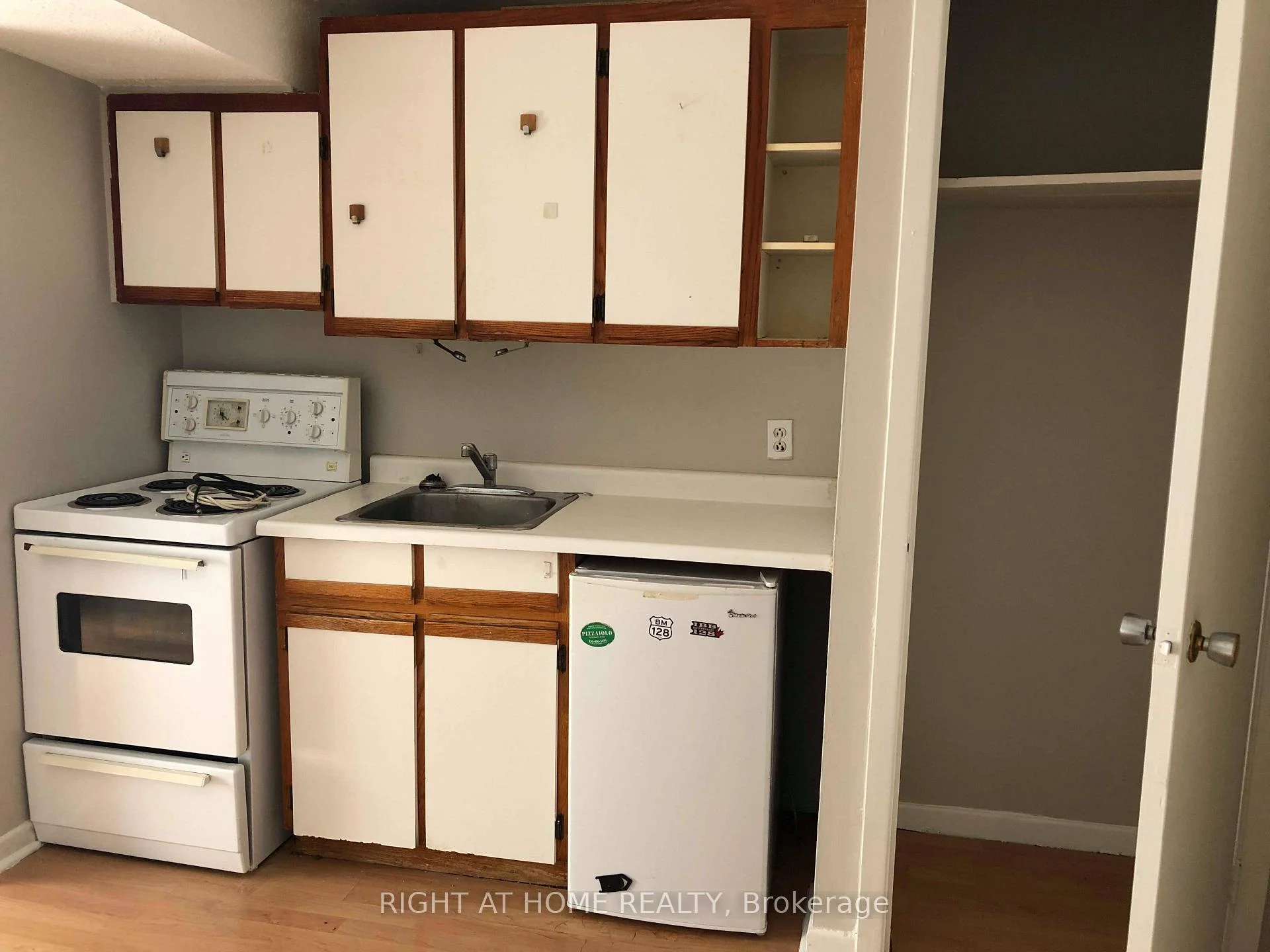 Photo 4 of Unit #202, 27 Hamilton Street, Toronto, South Riverdale — HOMEH