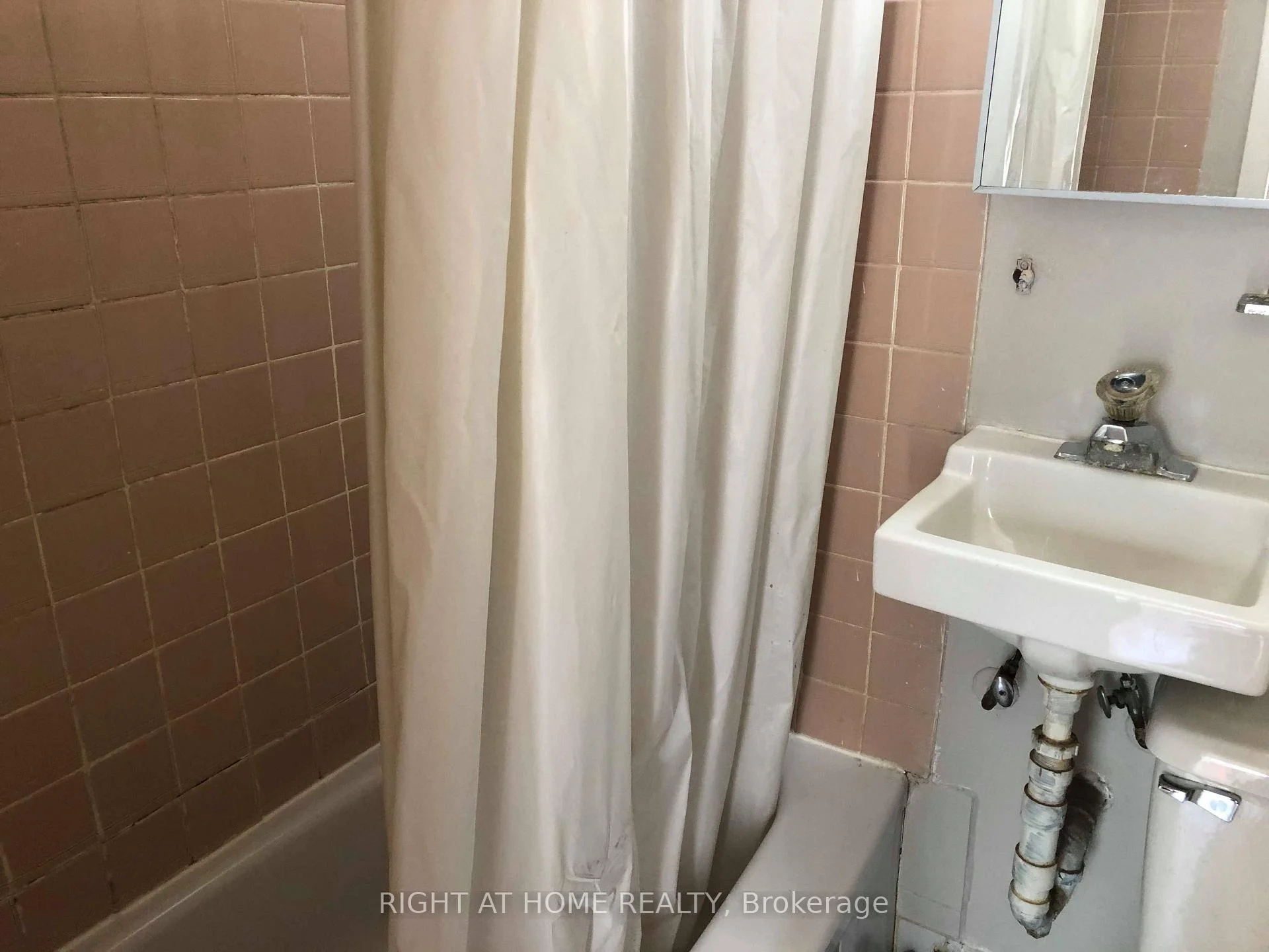 Photo 10 of Unit #202, 27 Hamilton Street, Toronto, South Riverdale — HOMEH