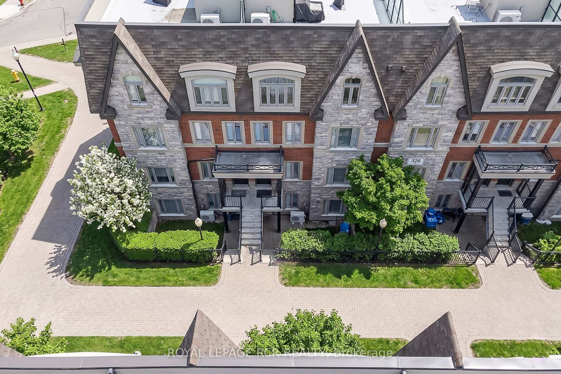 Photo 2 of Unit 138, 326 John Street, Markham, Aileen-Willowbrook — HOMEH