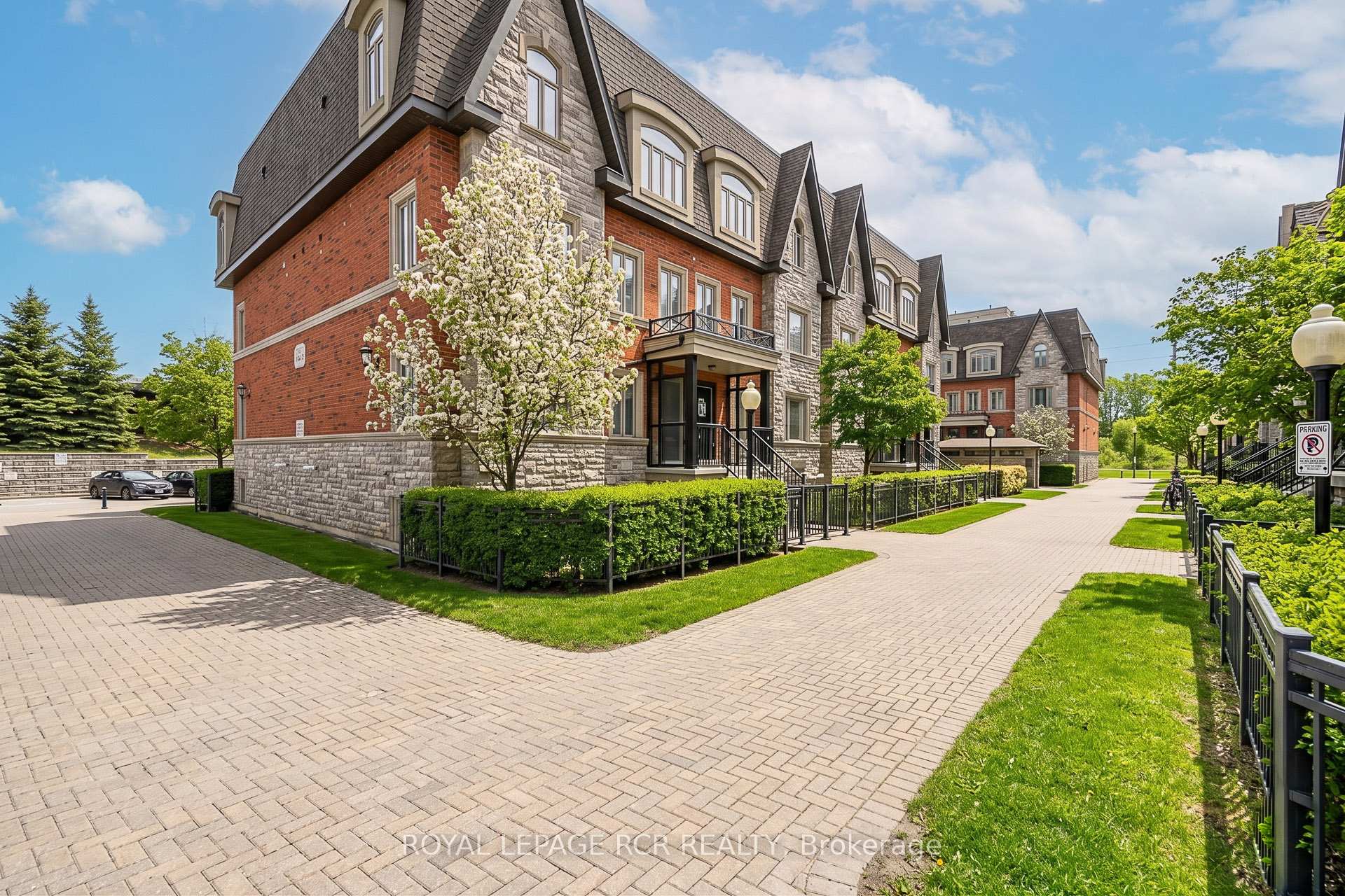 Photo 3 of Unit 138, 326 John Street, Markham, Aileen-Willowbrook — HOMEH