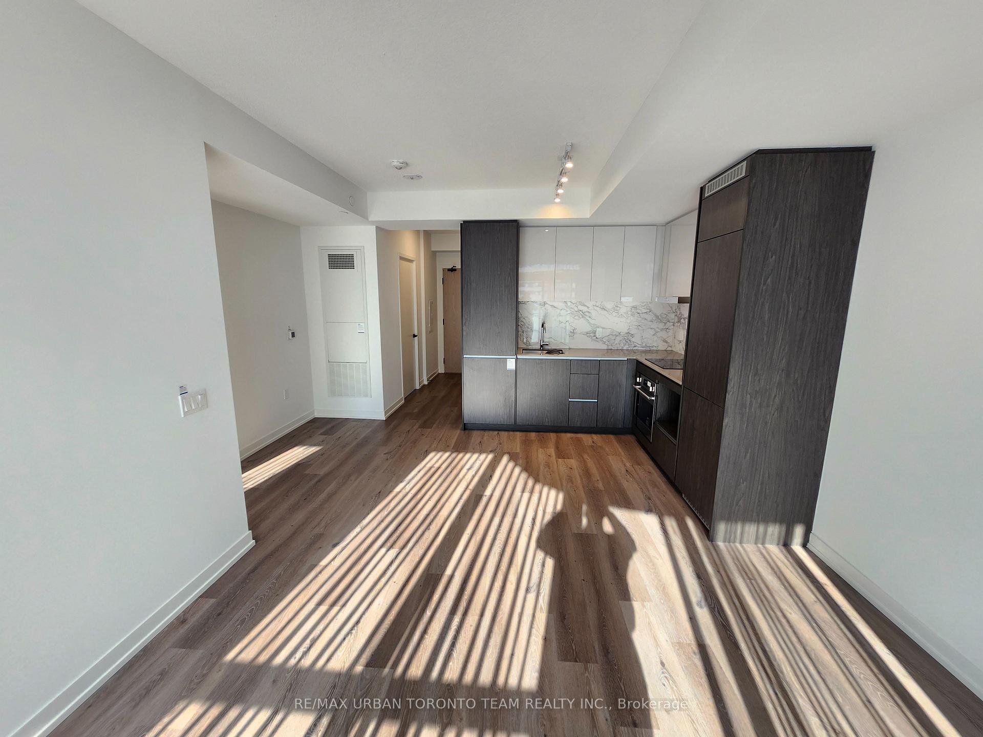 Photo 3 of Unit 3203, 28 Interchange Way, Vaughan, Vaughan Corporate Centre — HOMEH