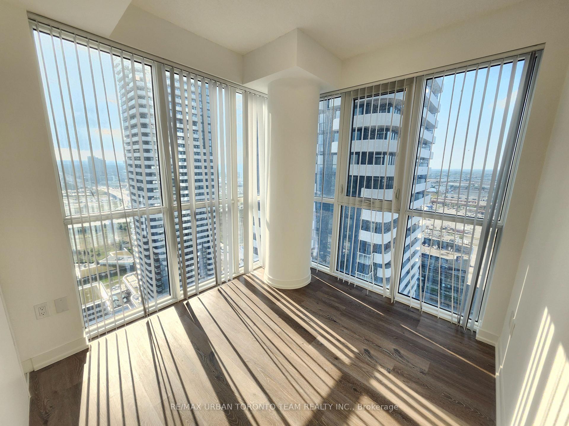 Photo 6 of Unit 3203, 28 Interchange Way, Vaughan, Vaughan Corporate Centre — HOMEH