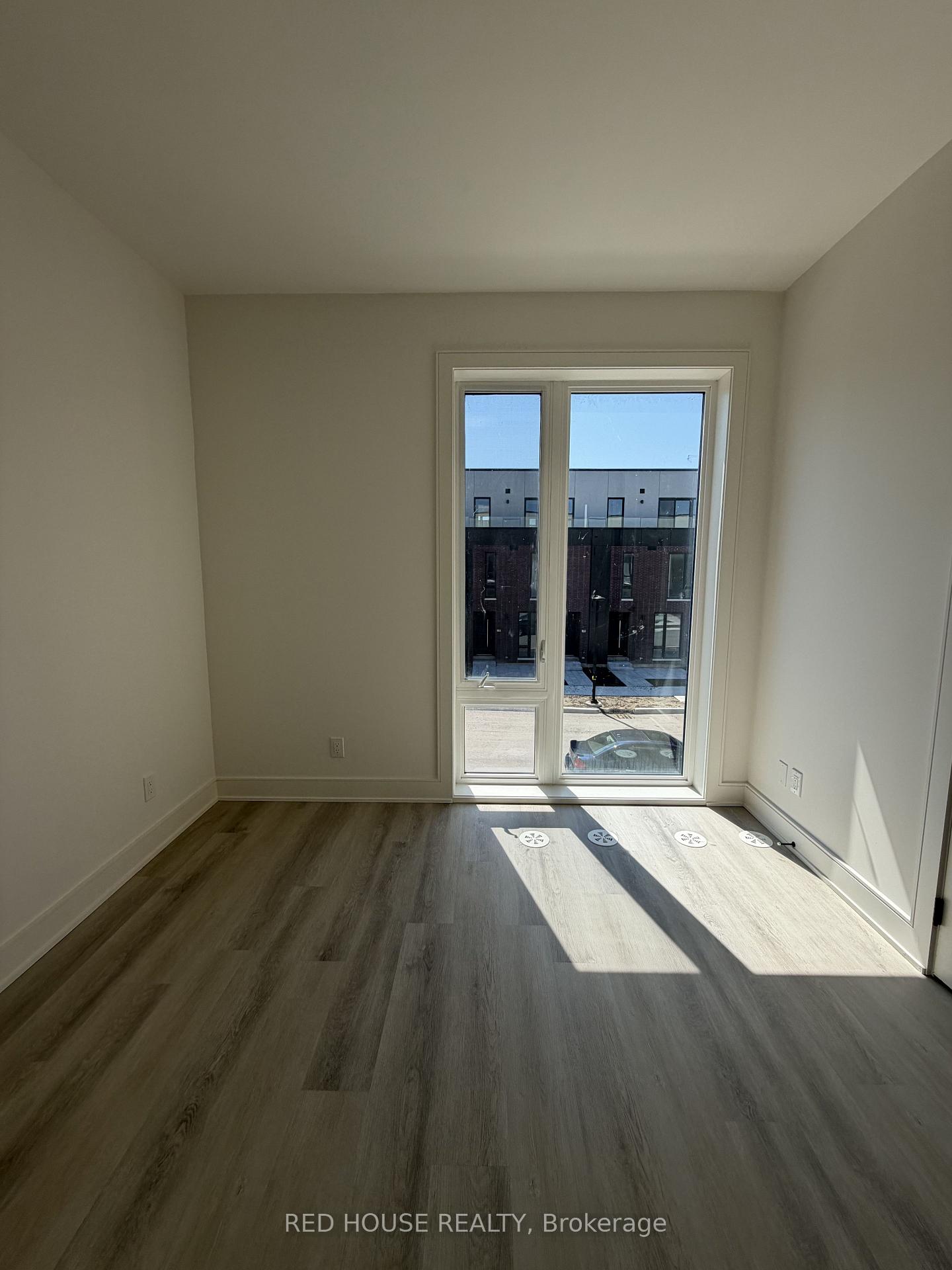 Photo 11 of 152 Everett Common, St. Catharines, Oakdale — HOMEH