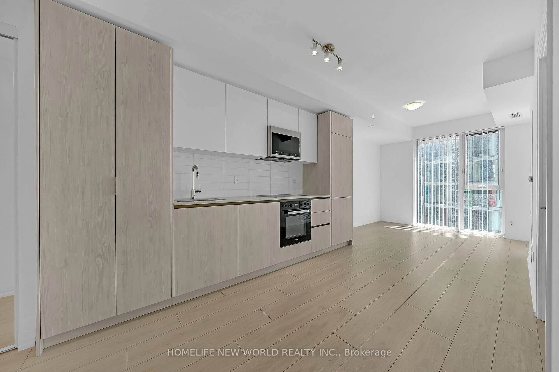 Photo 2 of Unit 2012, 400 King Street W, Toronto, Waterfront Communities — HOMEH