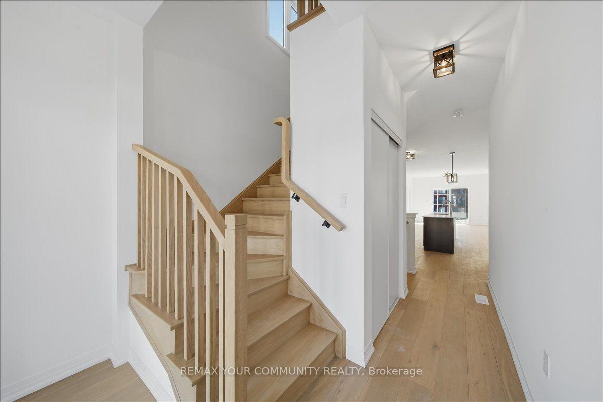 Photo 2 of 26 Flan Boulevard, Barrie, Rural Barrie Southeast — HOMEH