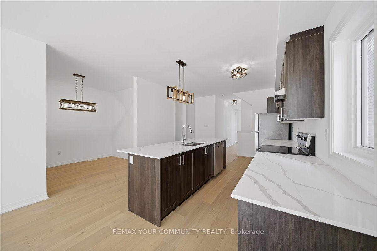 Photo 5 of 26 Flan Boulevard, Barrie, Rural Barrie Southeast — HOMEH