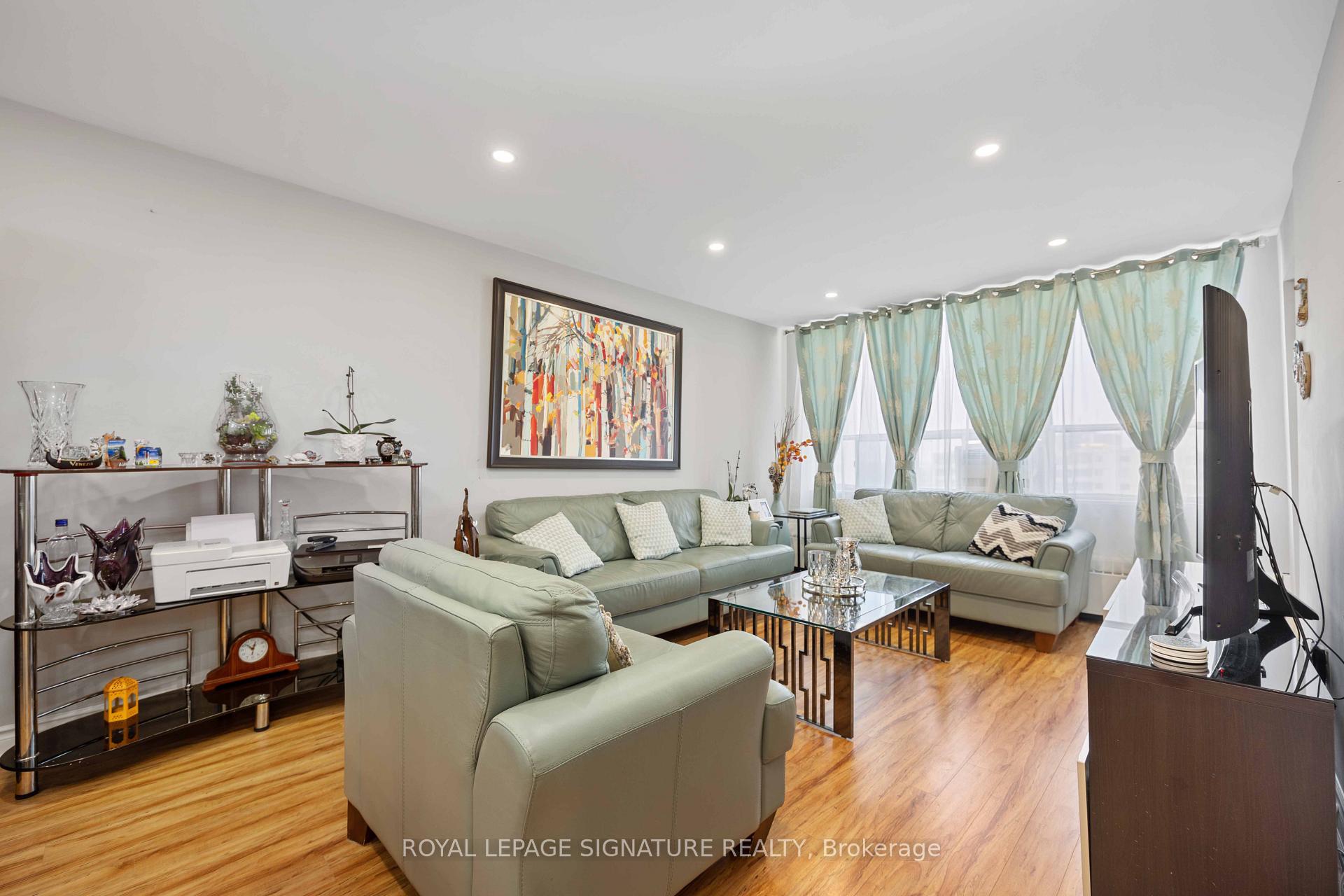 Photo 18 of Unit 2315, 320 Dixon Road, Etobicoke, Kingsview Village-The Westway — HOMEH