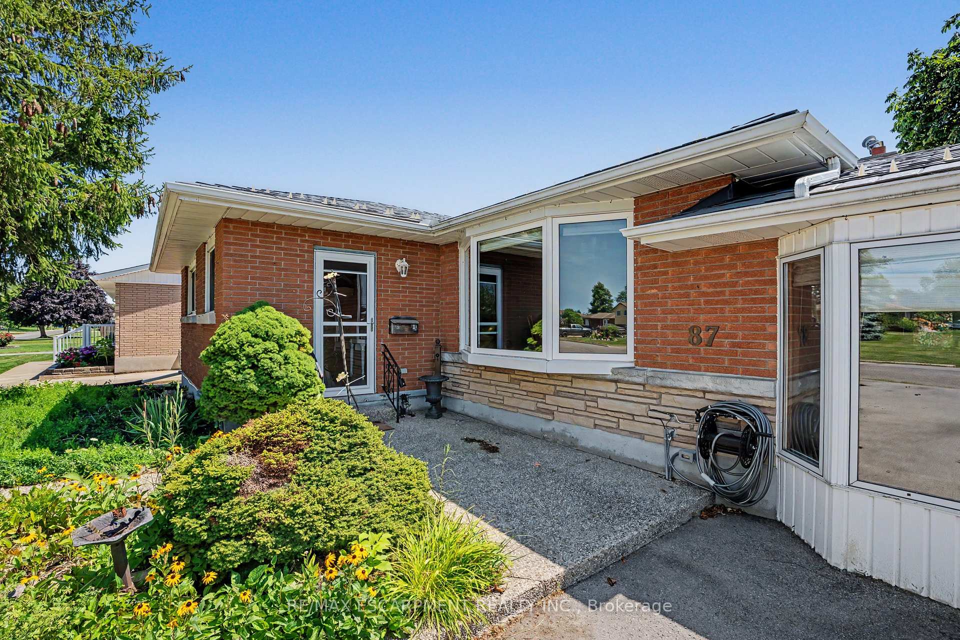 Photo 2 of 87 Mcdonald Avenue, Thorold, Thorold Downtown — HOMEH