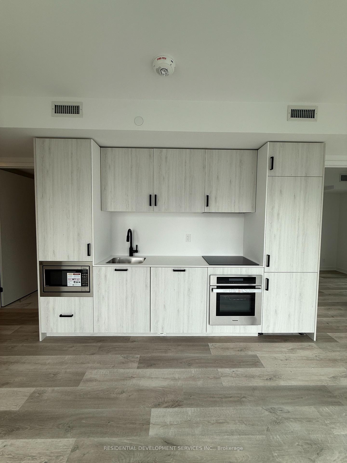 Photo 4 of Unit 3310, 88 Queen Street, Toronto, Church-Yonge Corridor — HOMEH