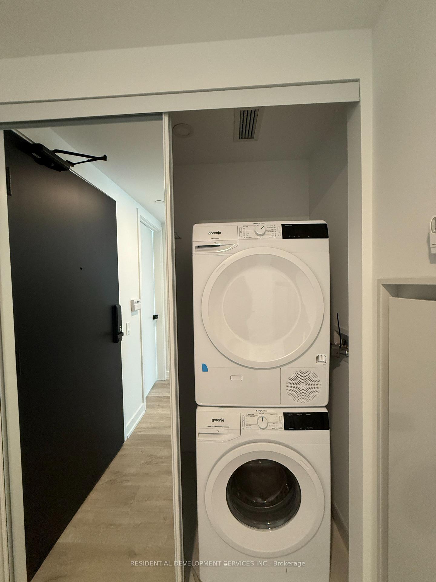 Photo 9 of Unit 3310, 88 Queen Street, Toronto, Church-Yonge Corridor — HOMEH