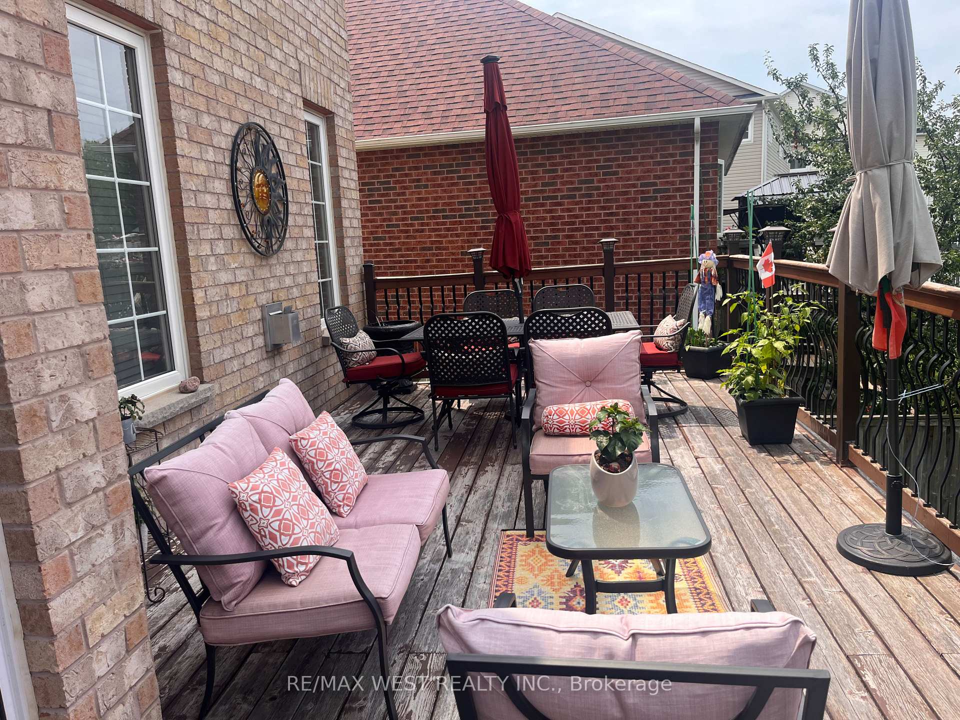 Photo 15 of 20 Regalia Way, Barrie, Innis-Shore — HOMEH