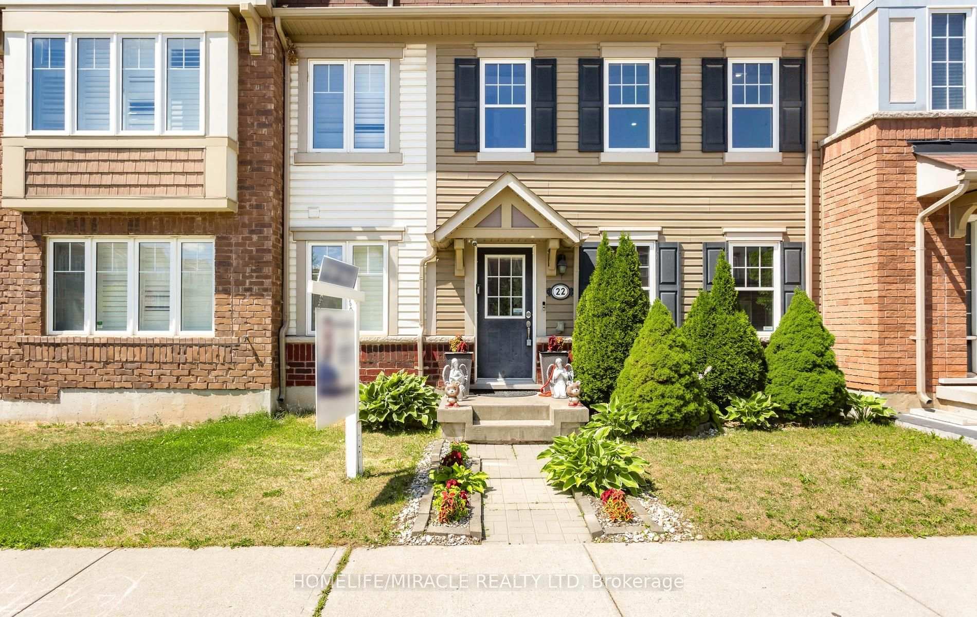 Photo 4 of 22 Crossbill Road, Brampton, Northwest Brampton — HOMEH