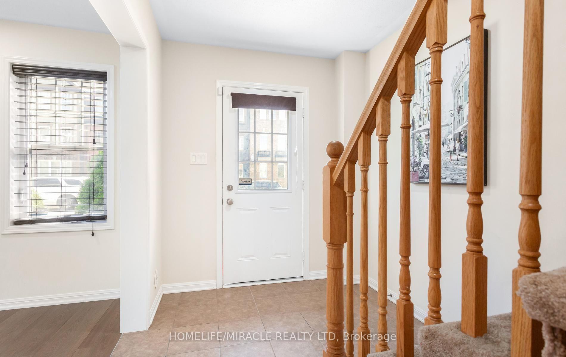Photo 5 of 22 Crossbill Road, Brampton, Northwest Brampton — HOMEH