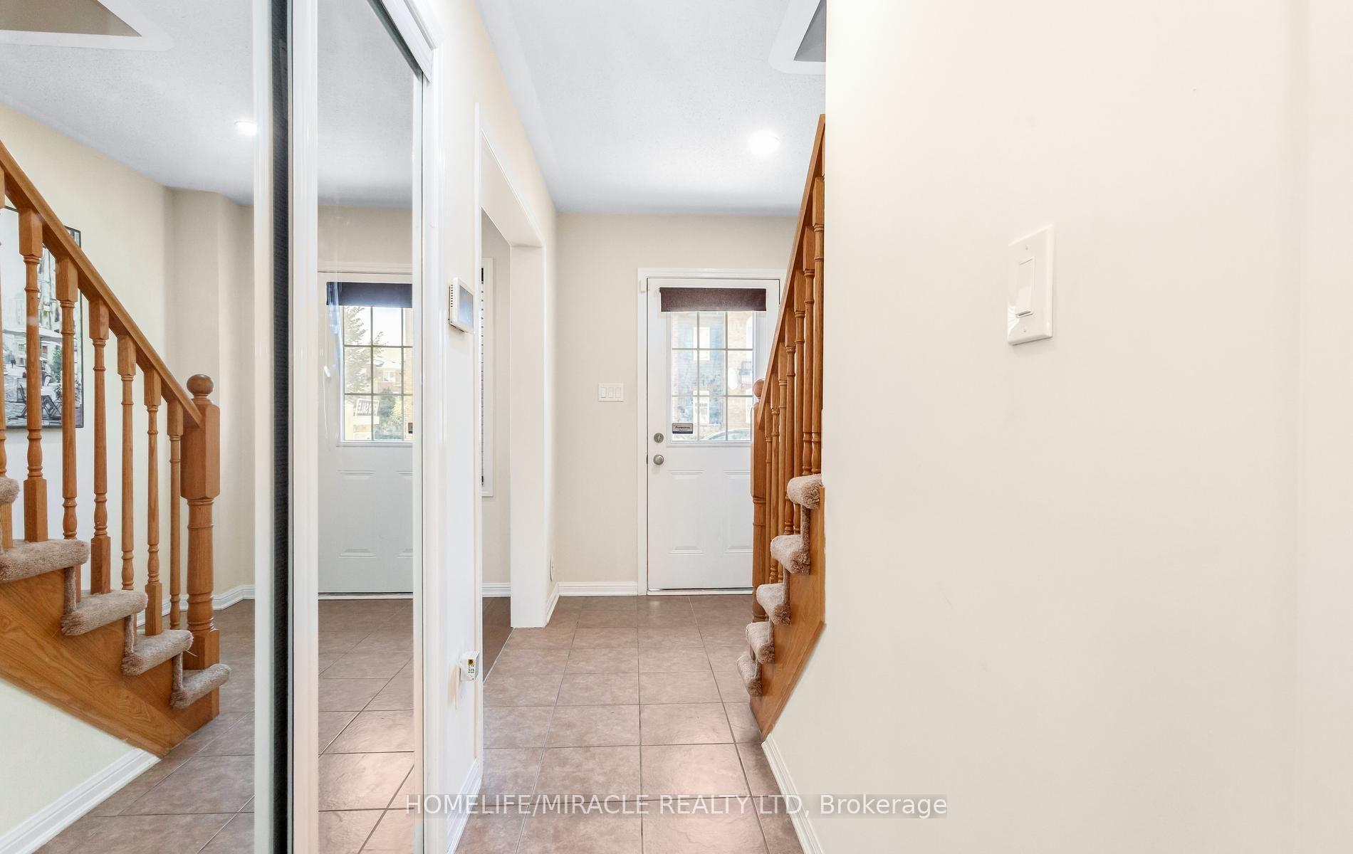 Photo 6 of 22 Crossbill Road, Brampton, Northwest Brampton — HOMEH