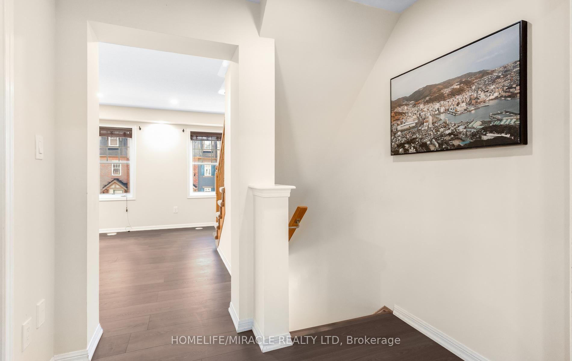 Photo 10 of 22 Crossbill Road, Brampton, Northwest Brampton — HOMEH