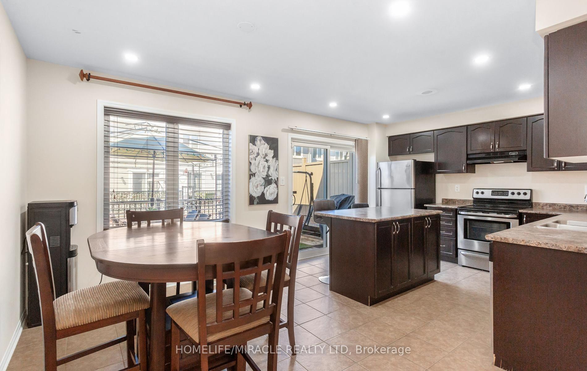 Photo 17 of 22 Crossbill Road, Brampton, Northwest Brampton — HOMEH