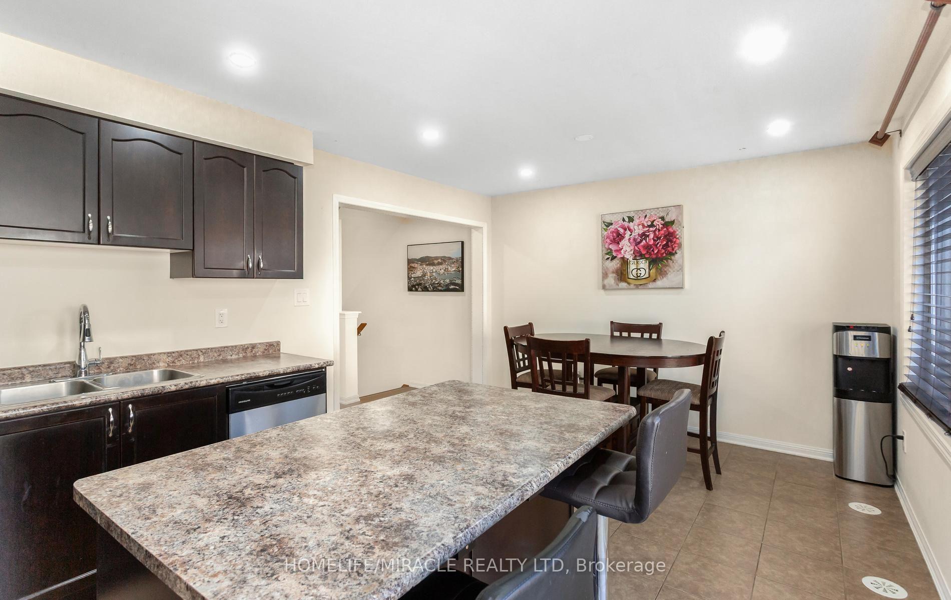 Photo 38 of 22 Crossbill Road, Brampton, Northwest Brampton — HOMEH