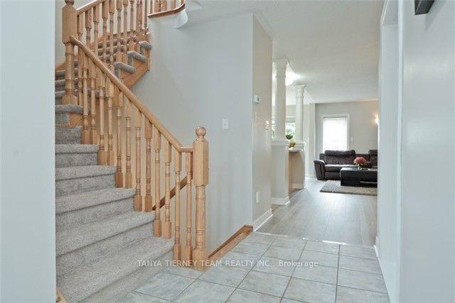 Photo 4 of 64 Melody Drive, Whitby, Brooklin — HOMEH