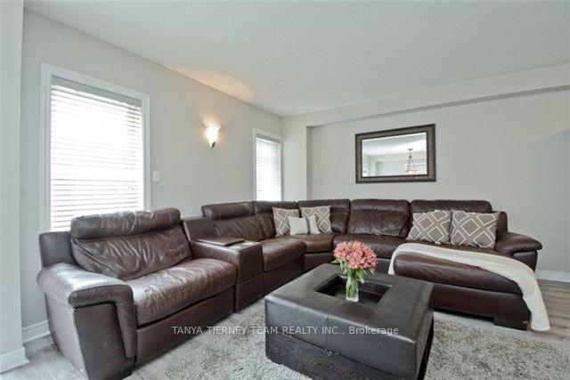 Photo 6 of 64 Melody Drive, Whitby, Brooklin — HOMEH