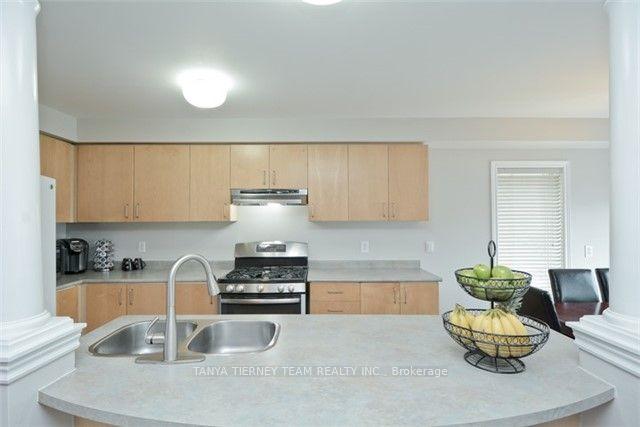 Photo 10 of 64 Melody Drive, Whitby, Brooklin — HOMEH