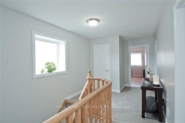 Photo 12 of 64 Melody Drive, Whitby, Brooklin — HOMEH