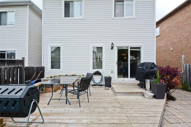 Photo 19 of 64 Melody Drive, Whitby, Brooklin — HOMEH