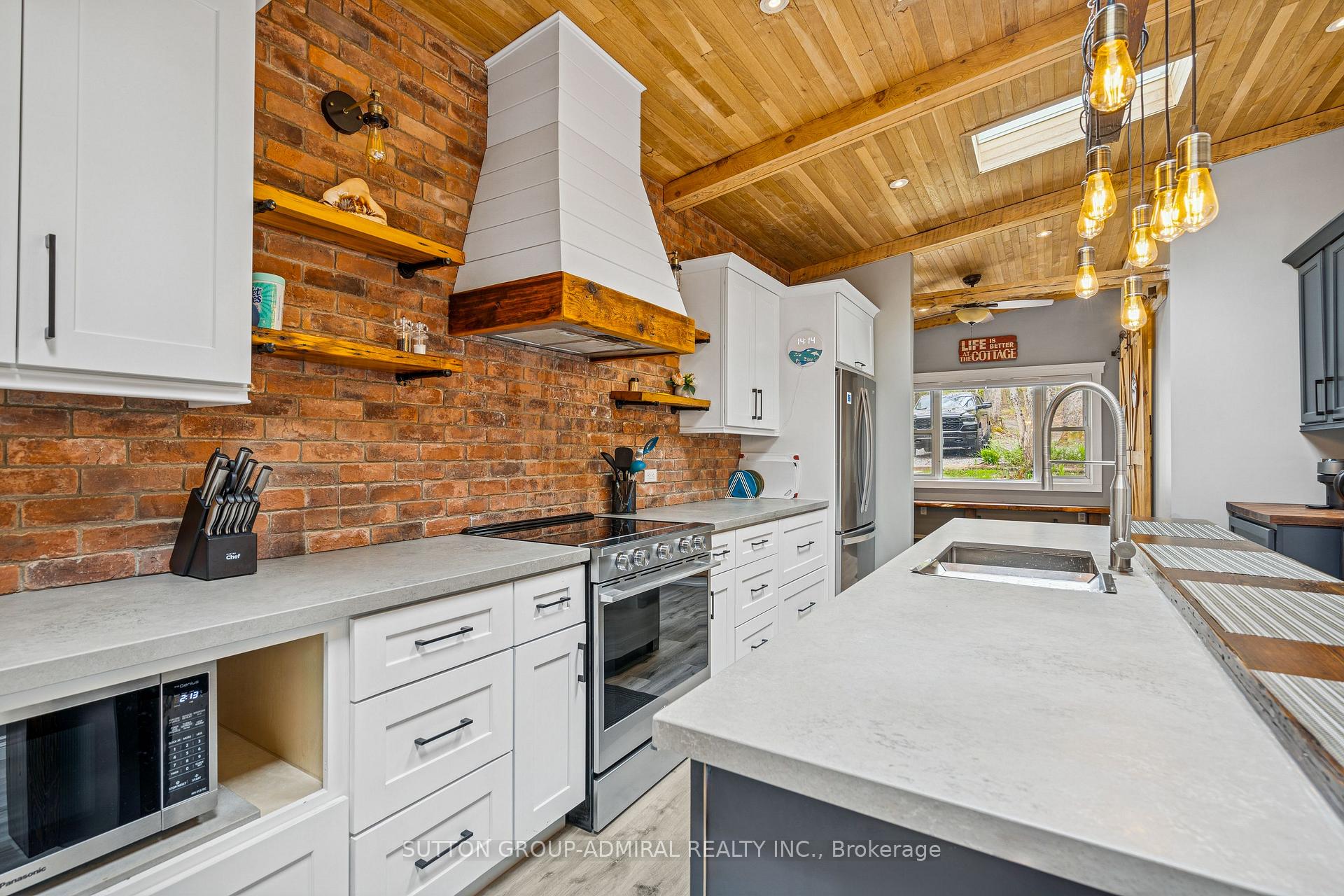 Photo 11 of 1023 Kirkpatrick Lane, Bracebridge, Draper — HOMEH
