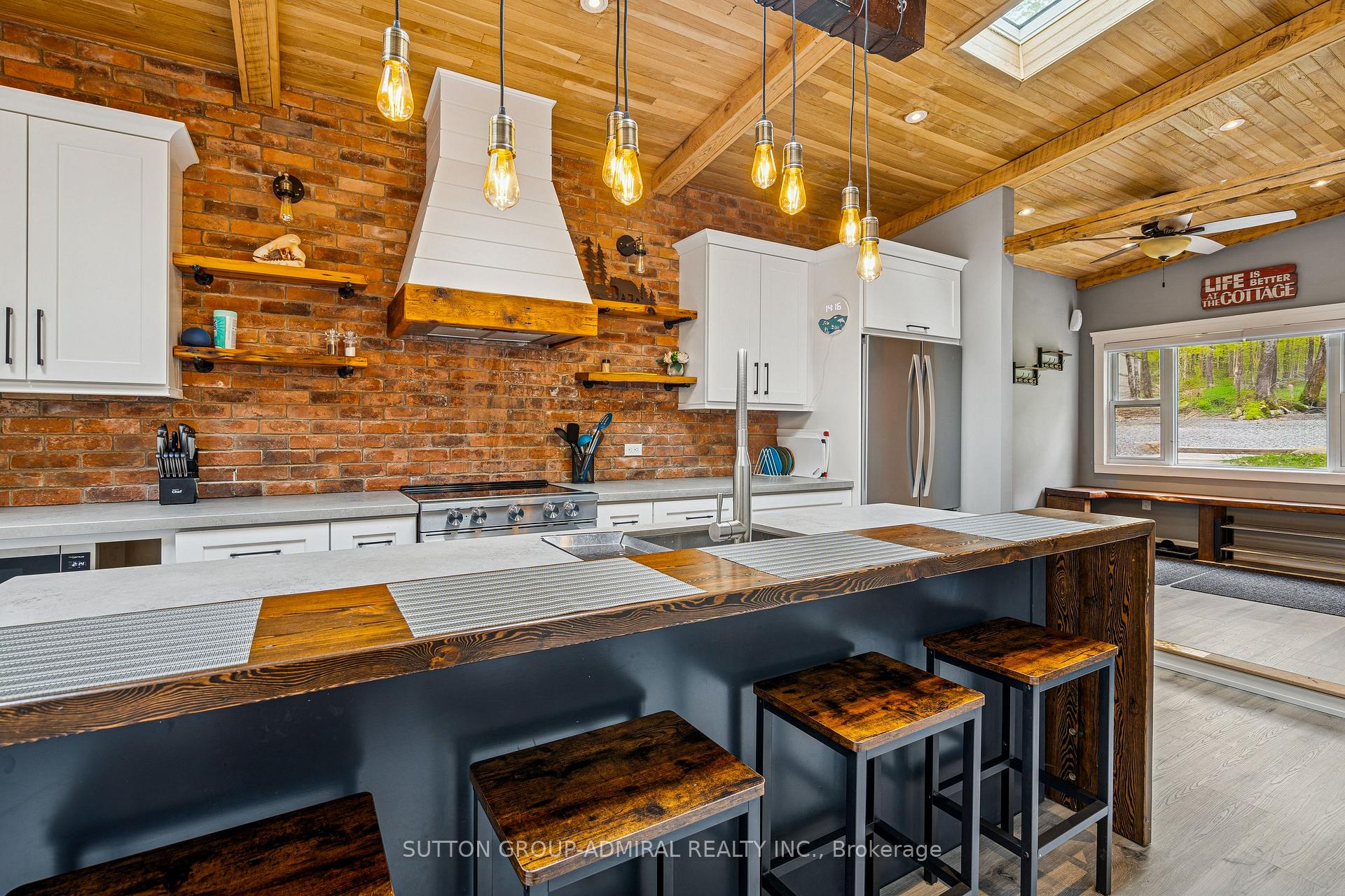 Photo 12 of 1023 Kirkpatrick Lane, Bracebridge, Draper — HOMEH