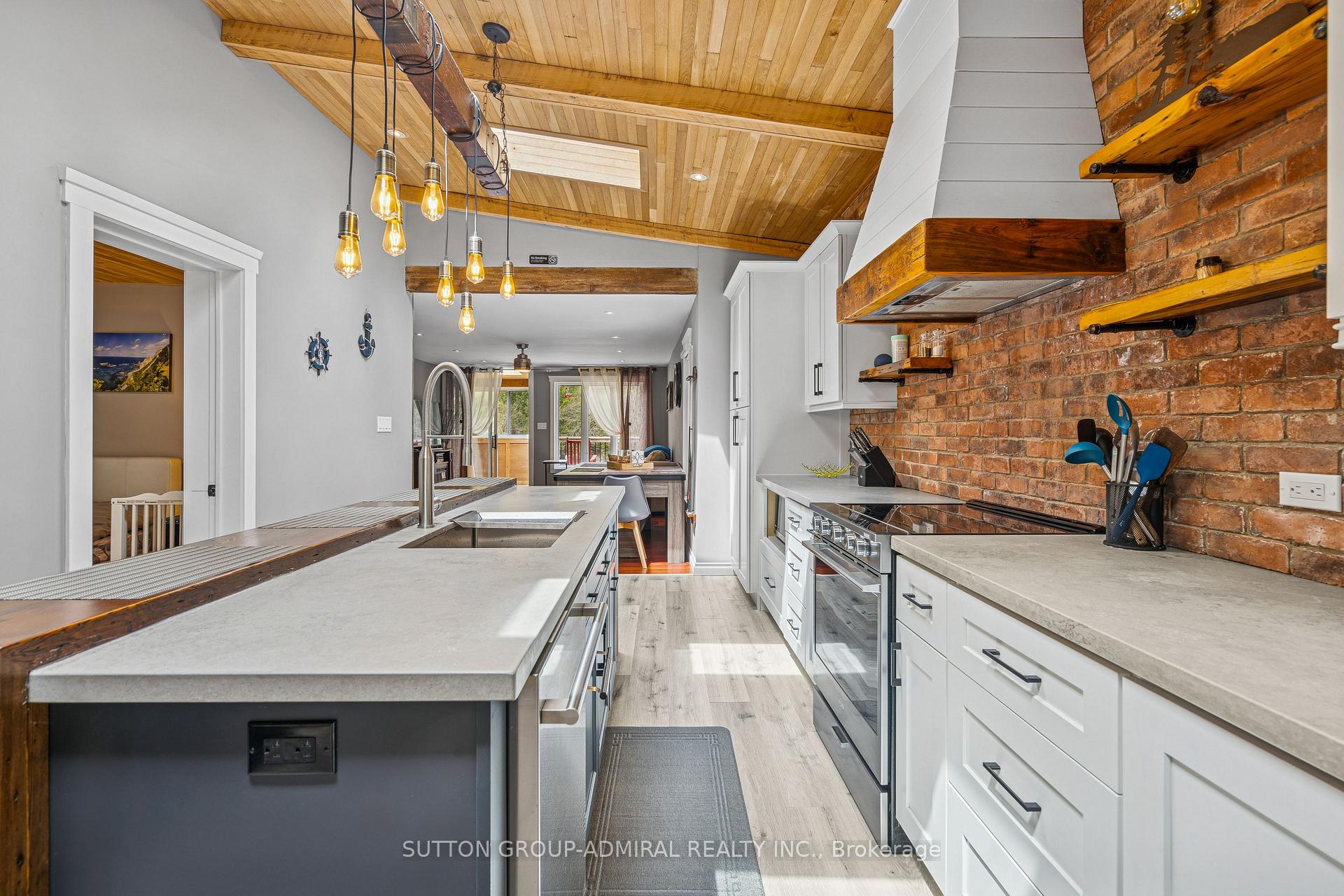 Photo 13 of 1023 Kirkpatrick Lane, Bracebridge, Draper — HOMEH