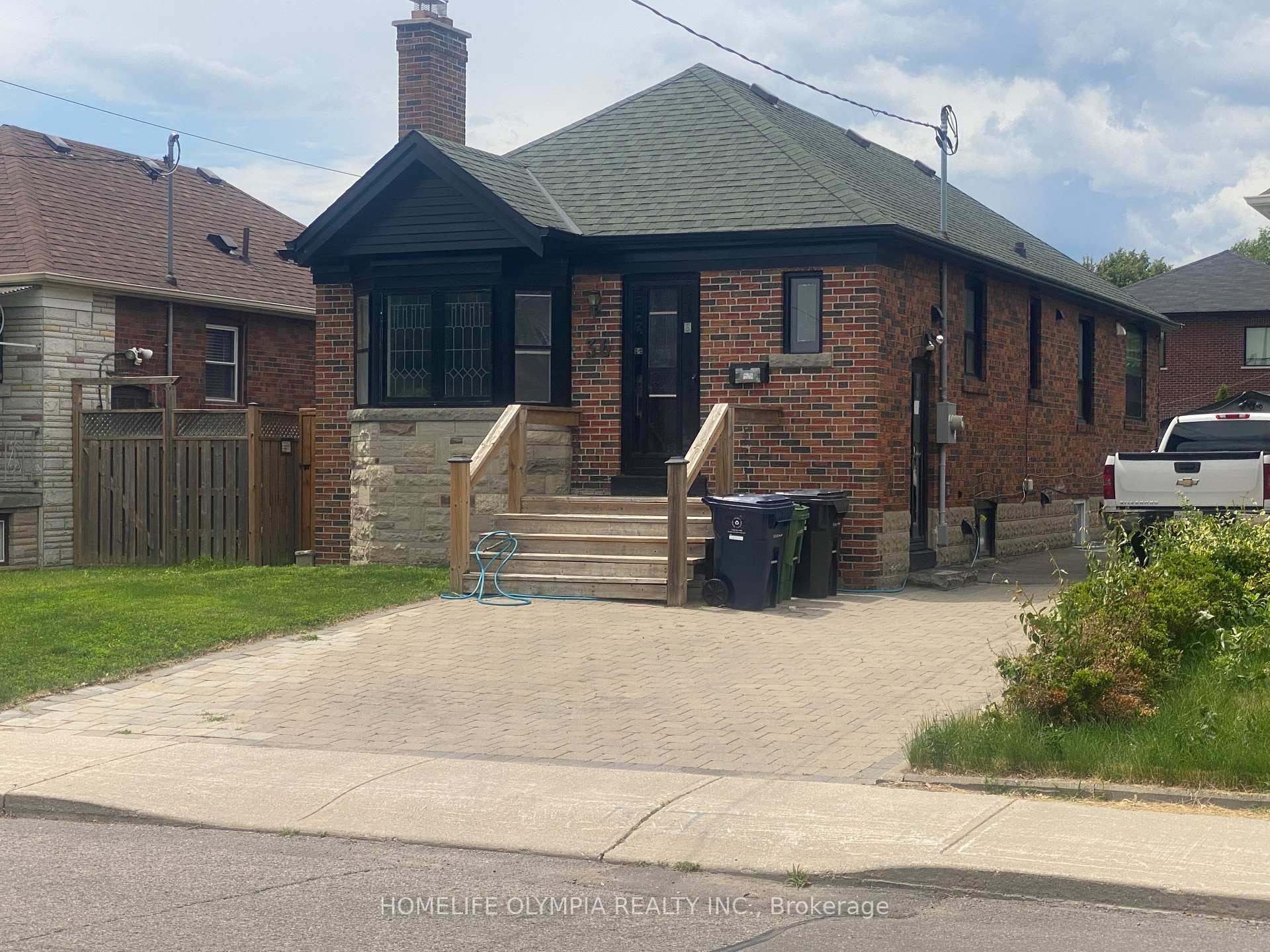Photo 1 of 36 Athlone Road, Toronto, East York — HOMEH