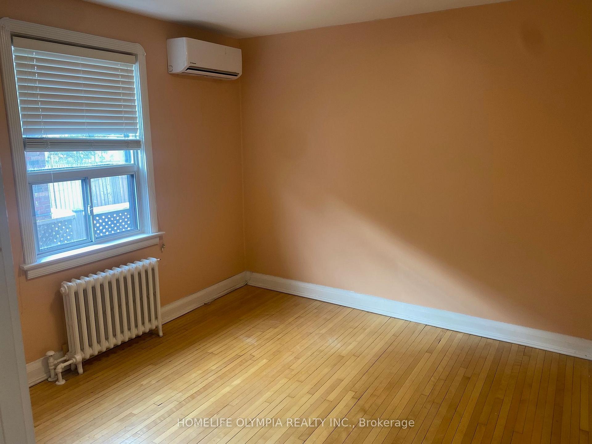 Photo 4 of 36 Athlone Road, Toronto, East York — HOMEH