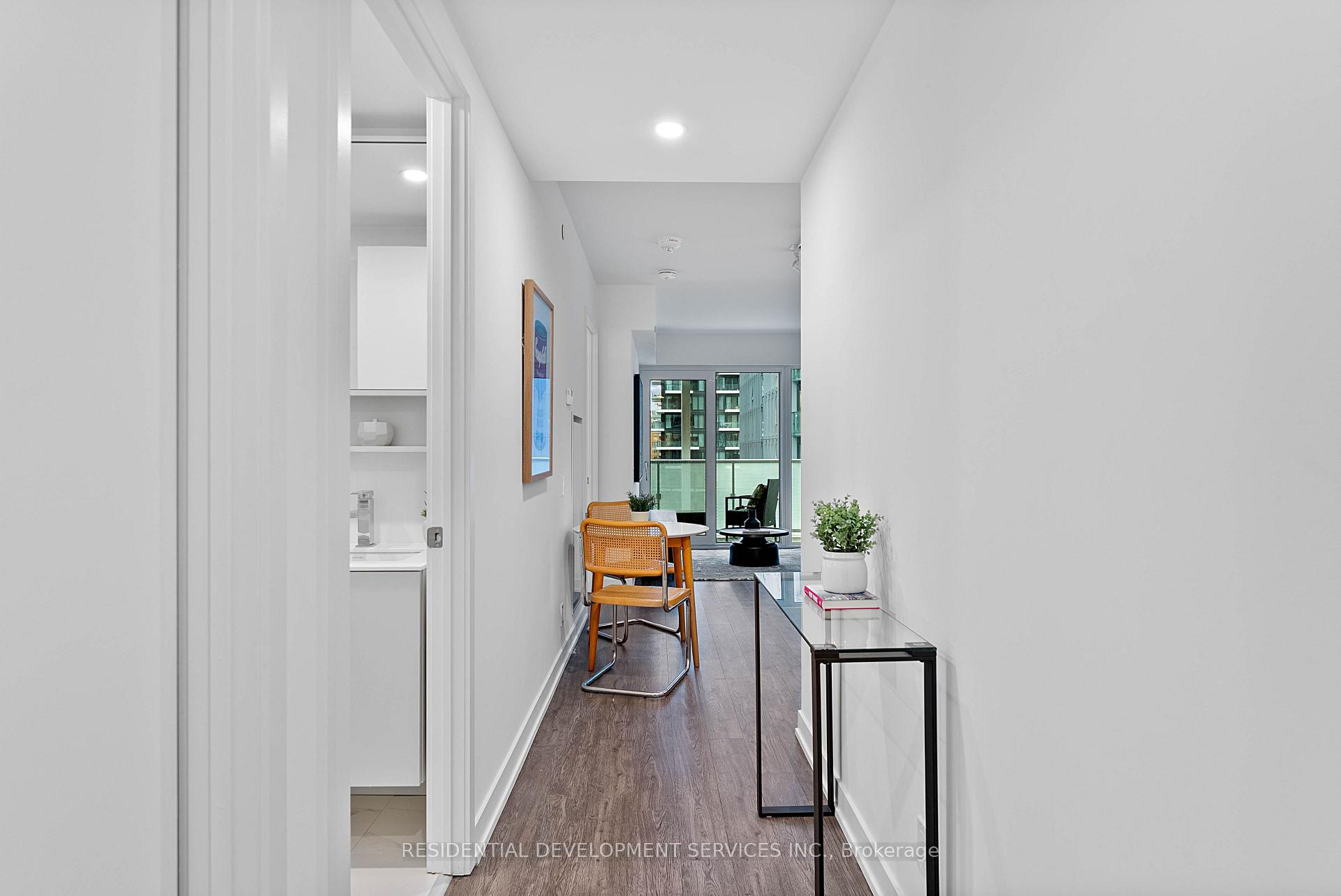 Photo 2 of Unit 815, 88 Queen Street, Toronto, Church-Yonge Corridor — HOMEH