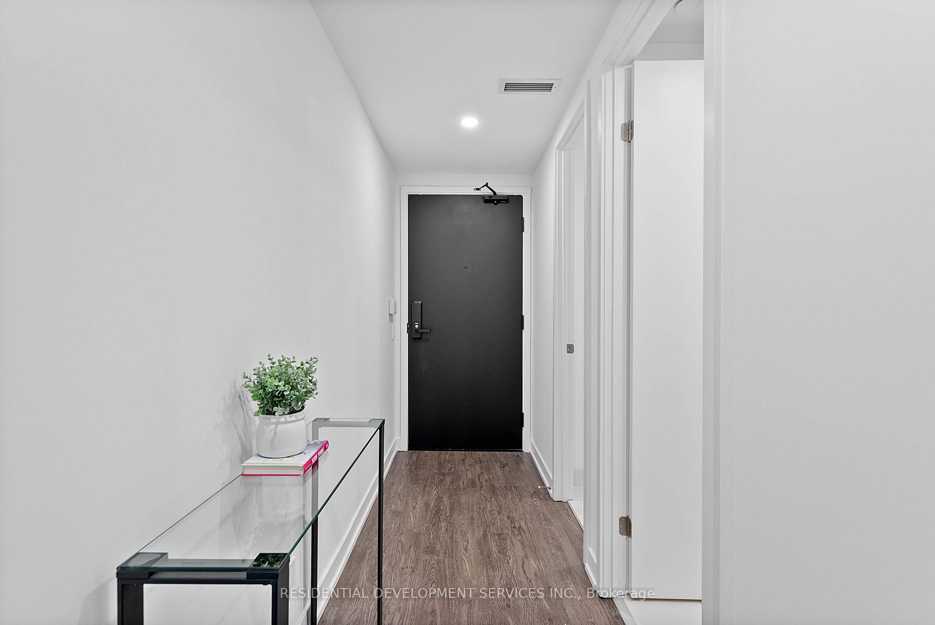 Photo 3 of Unit 815, 88 Queen Street, Toronto, Church-Yonge Corridor — HOMEH