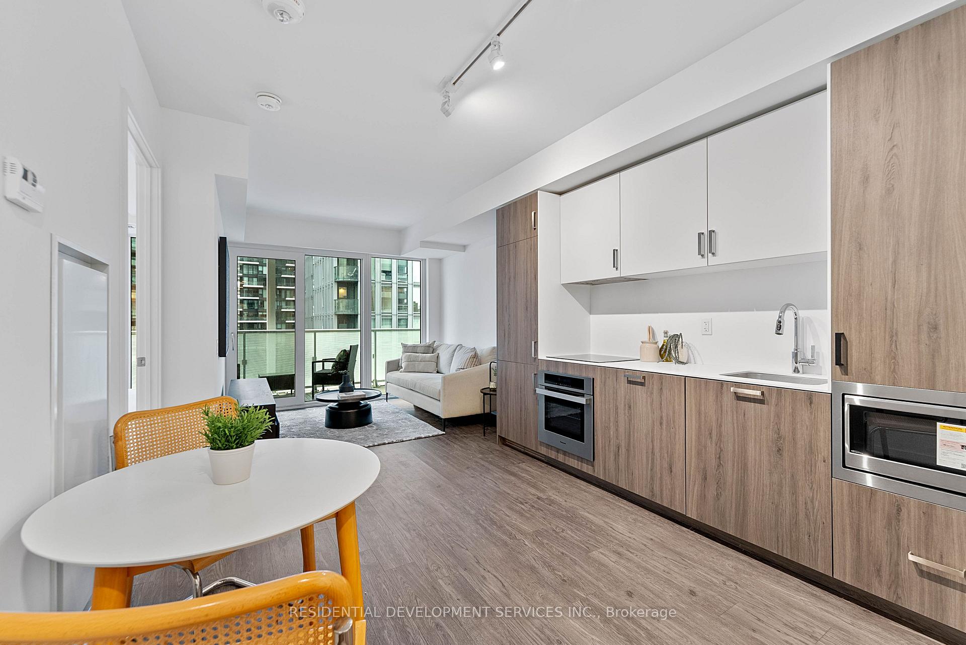 Photo 4 of Unit 815, 88 Queen Street, Toronto, Church-Yonge Corridor — HOMEH
