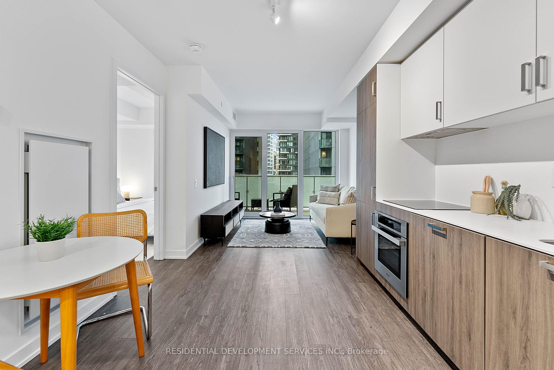 Photo 5 of Unit 815, 88 Queen Street, Toronto, Church-Yonge Corridor — HOMEH