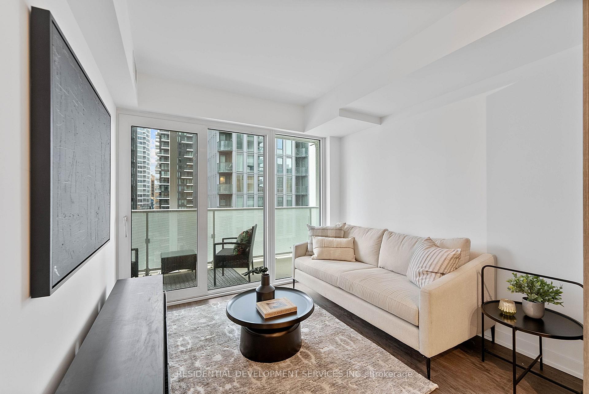 Photo 10 of Unit 815, 88 Queen Street, Toronto, Church-Yonge Corridor — HOMEH