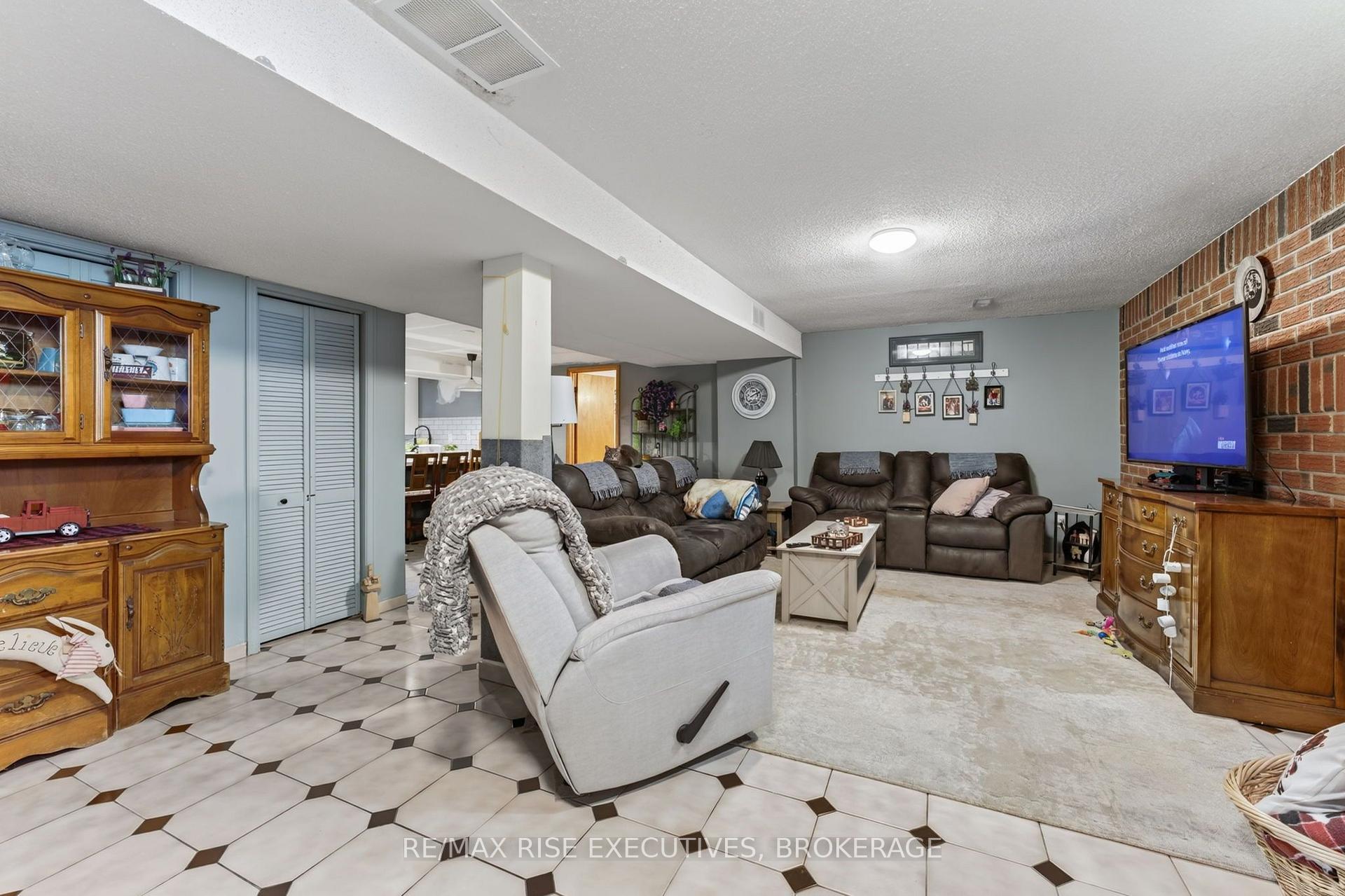 Photo 32 of 617 Rivermeade Avenue, Kingston, East Gardiners Rd — HOMEH